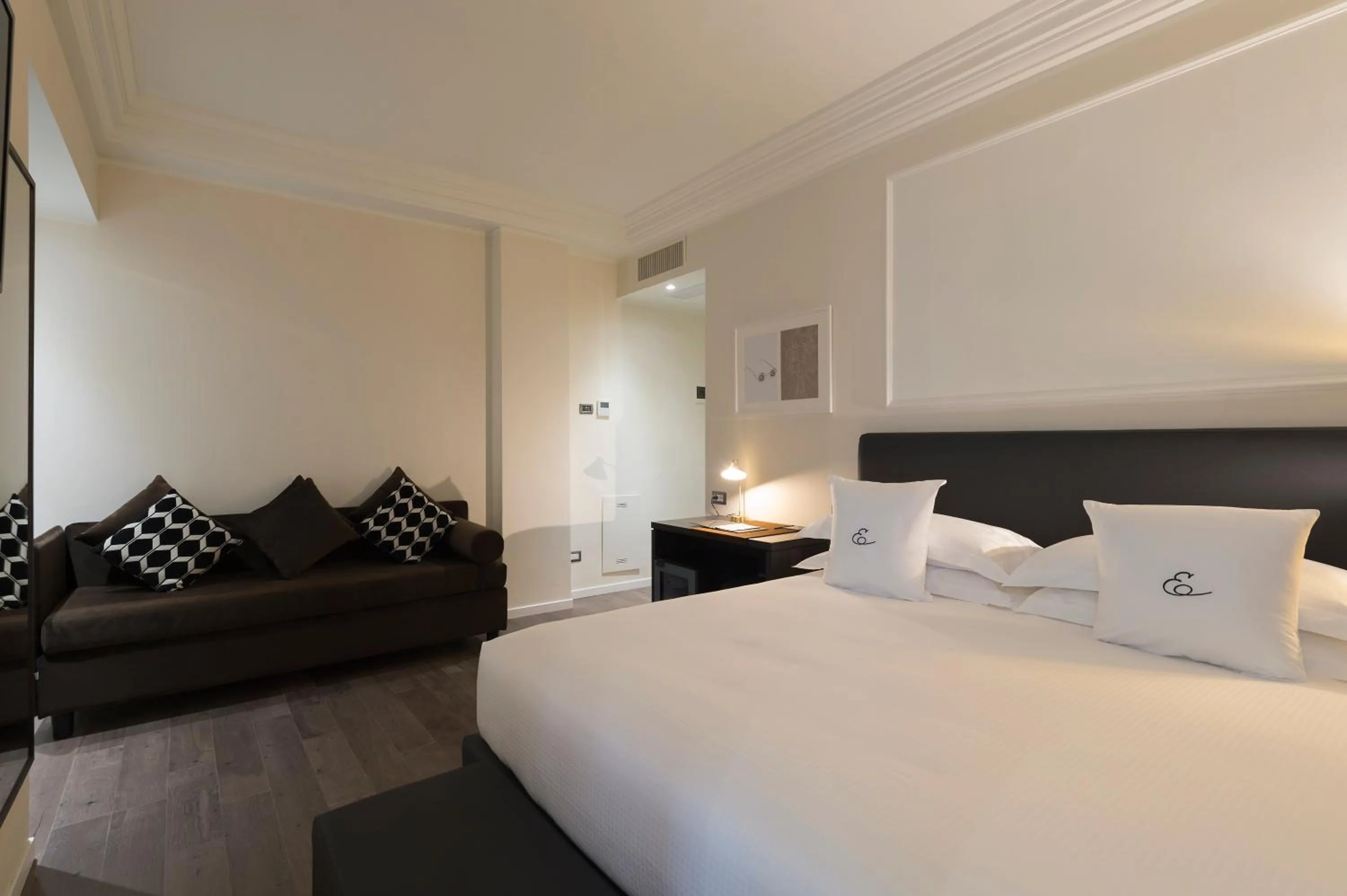 Photo of the whole room, Bed in Elizabeth Lifestyle Hotel