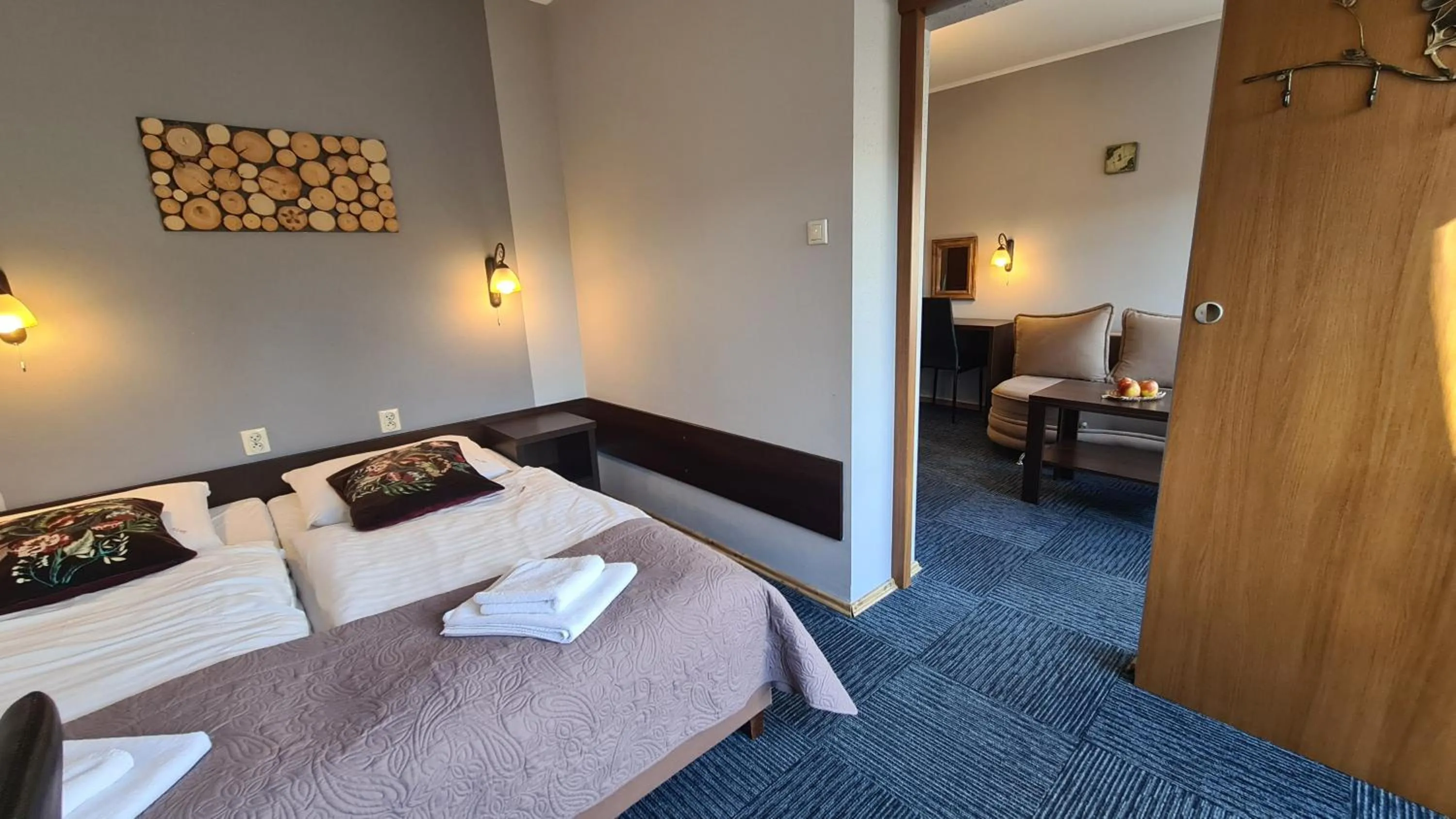 Photo of the whole room, Bed in H&R Polaris Szczawnica