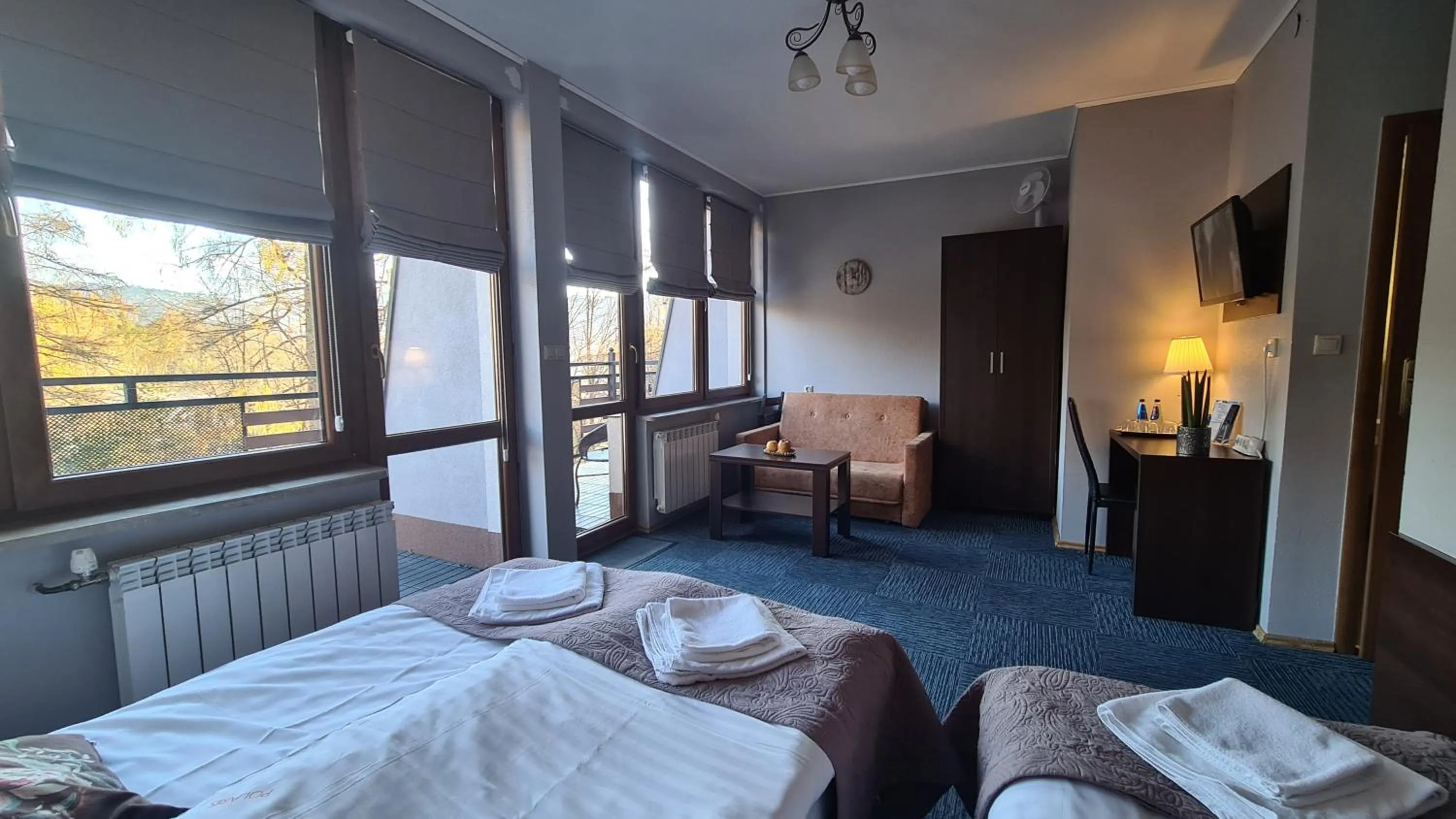 Photo of the whole room, Bed in H&R Polaris Szczawnica