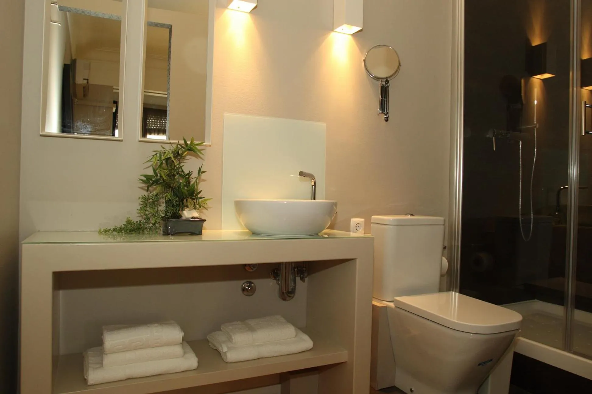 Toilet in Castilho House