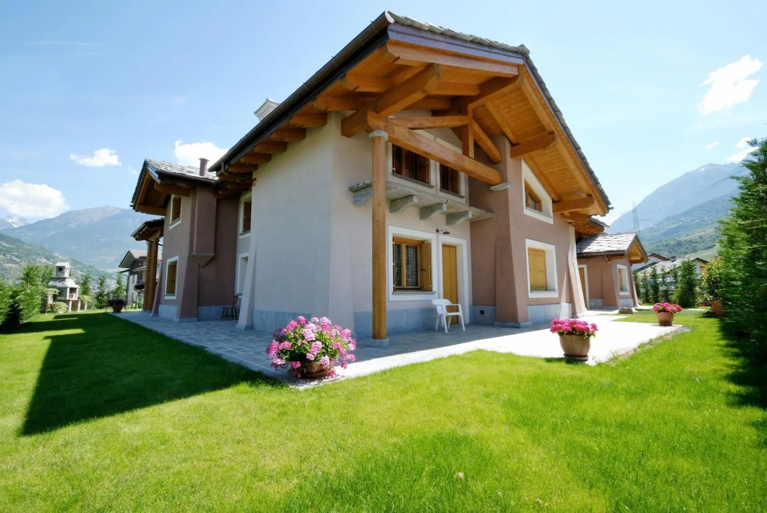 Property building in Au Petit Chevrot