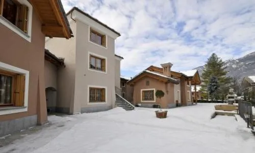 Property building in Au Petit Chevrot