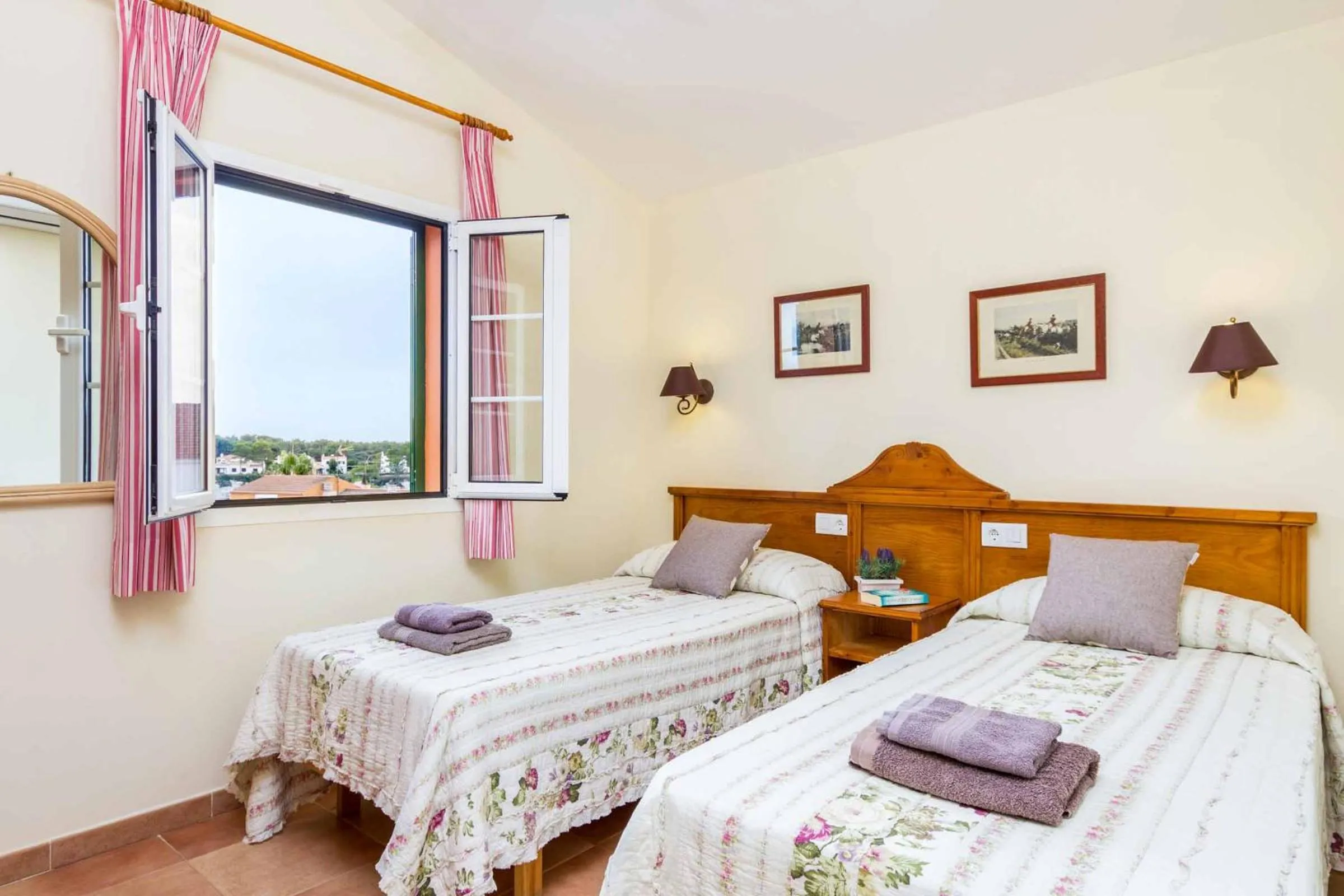 Other, Bed in Villa Marcolis Cel