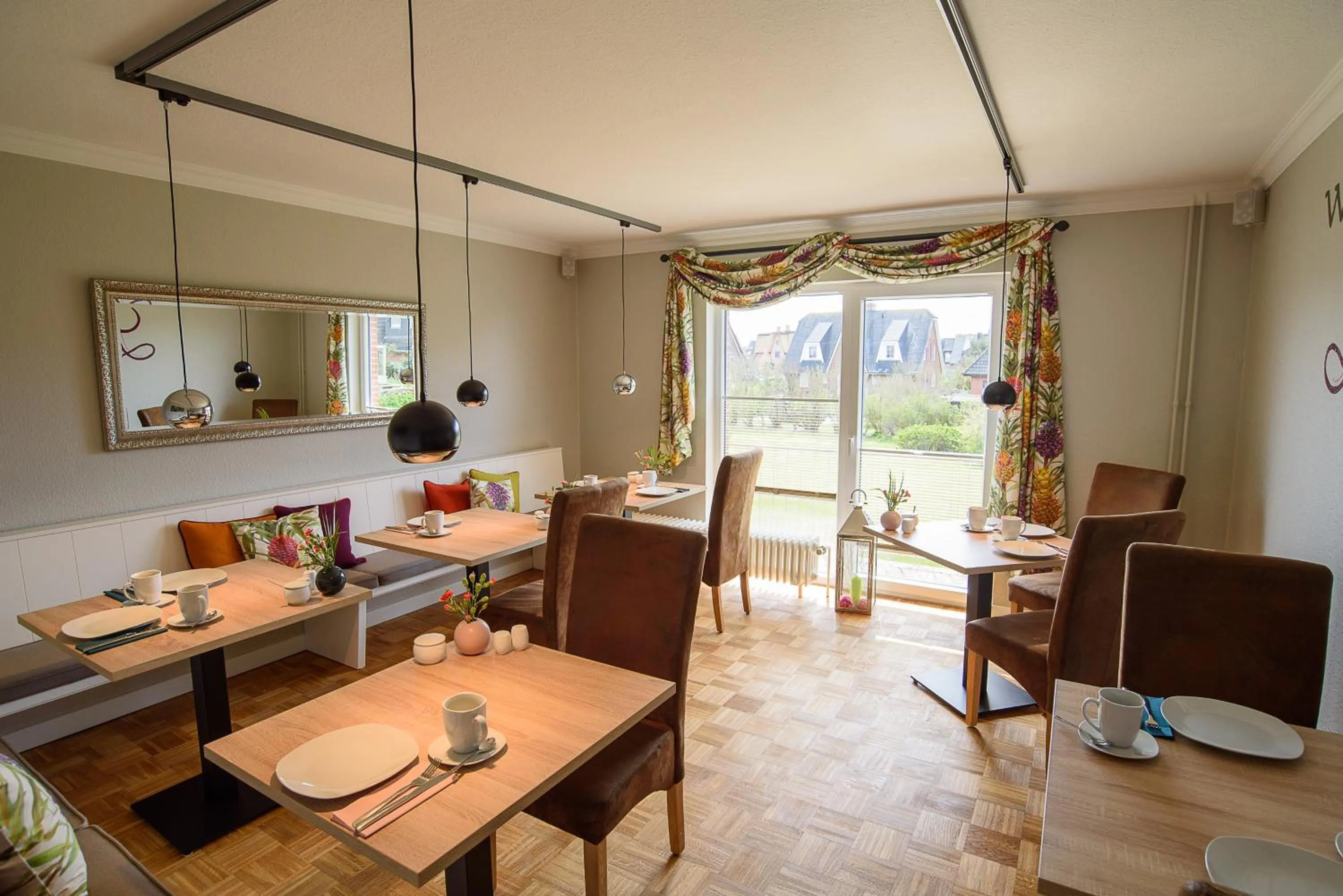 Restaurant/places to eat in Pension Luuward 3 Sterne superior Hotel