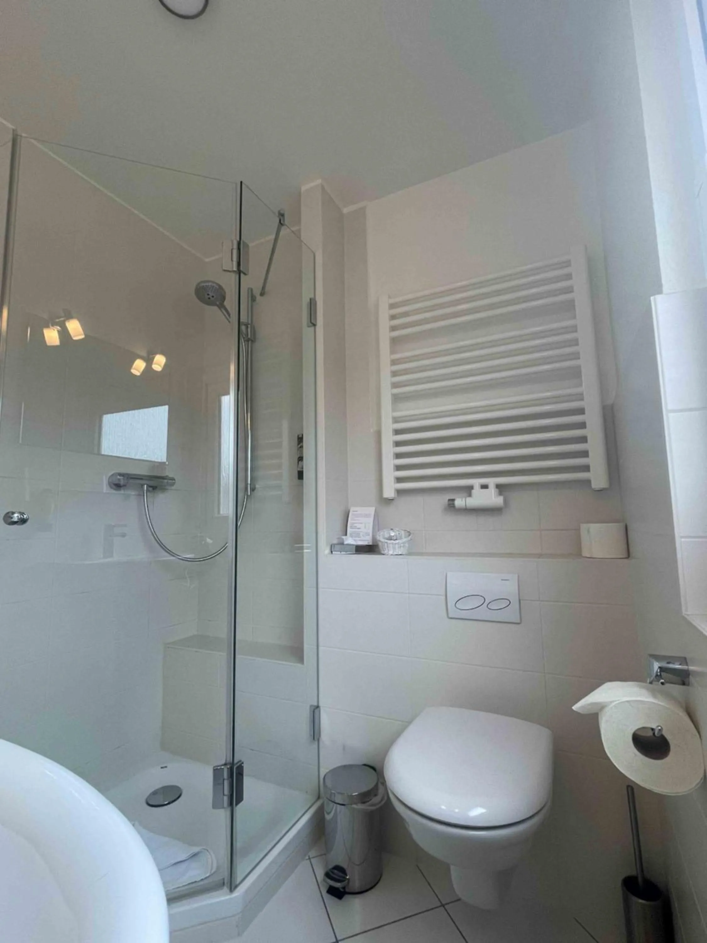 Shower in Pension Luuward 3 Sterne superior Hotel