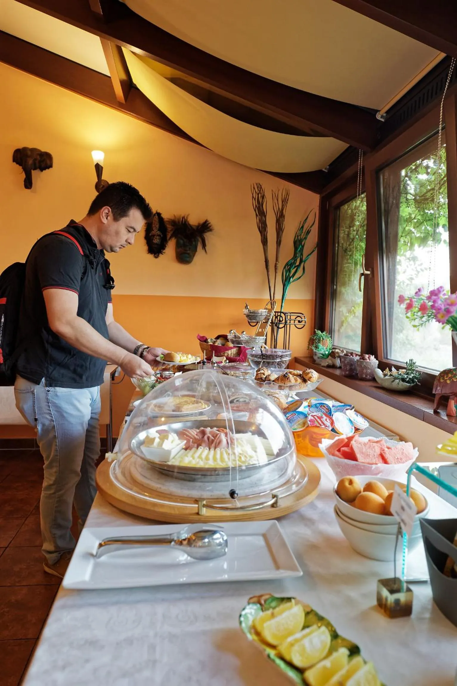 People in Hotel Max Inn