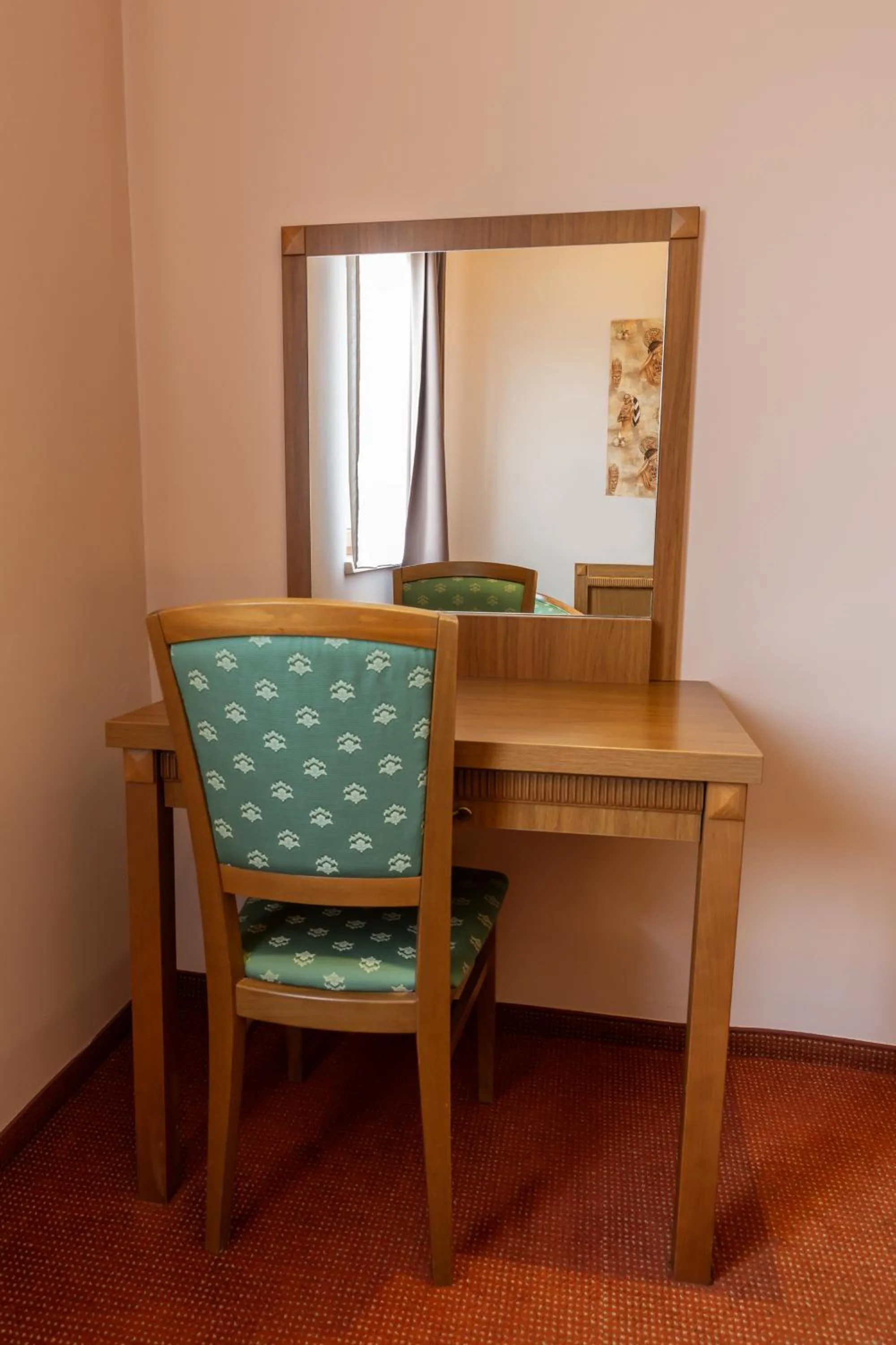 hair dresser in Hotel Max Inn