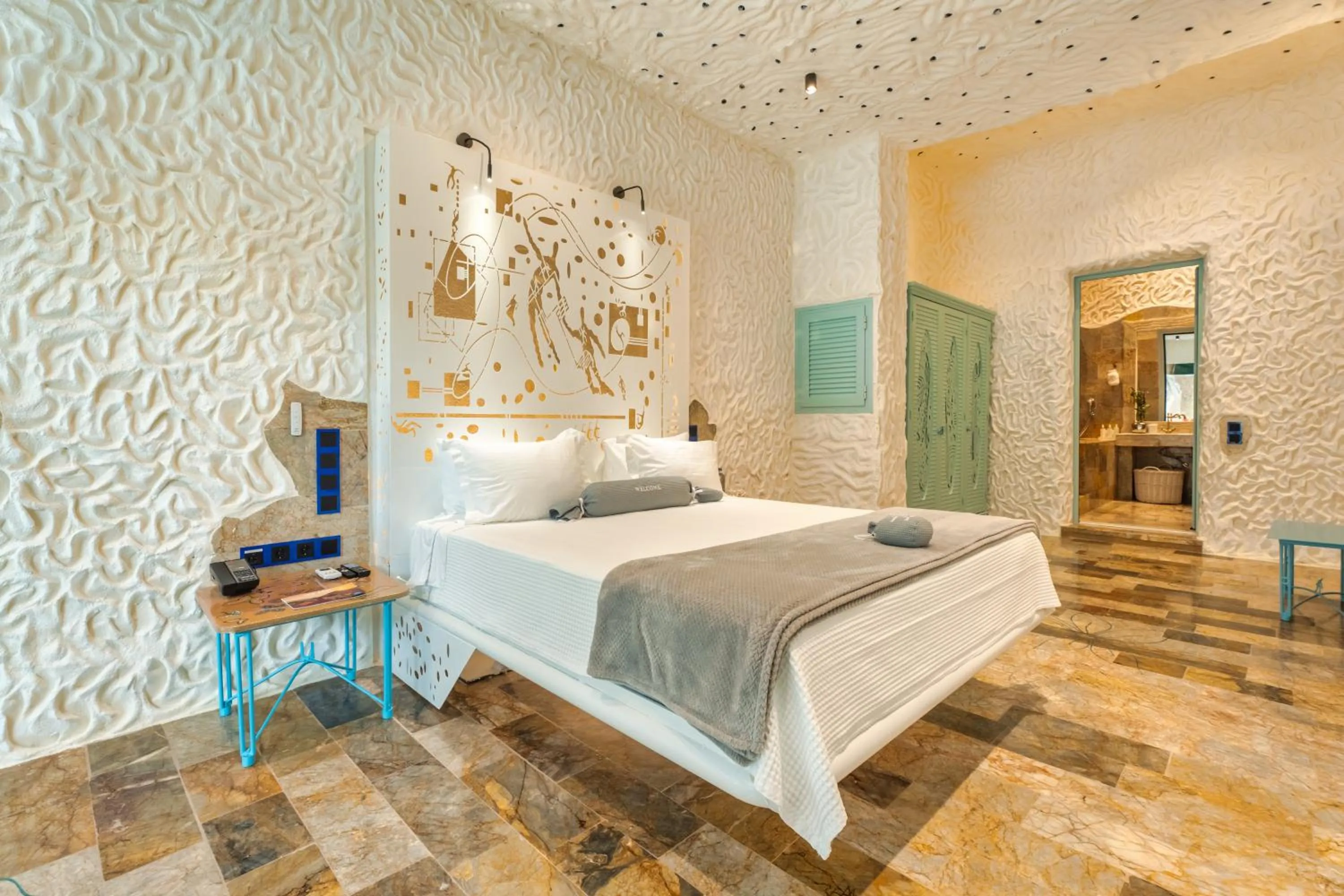 Bedroom, Bed in Calilo