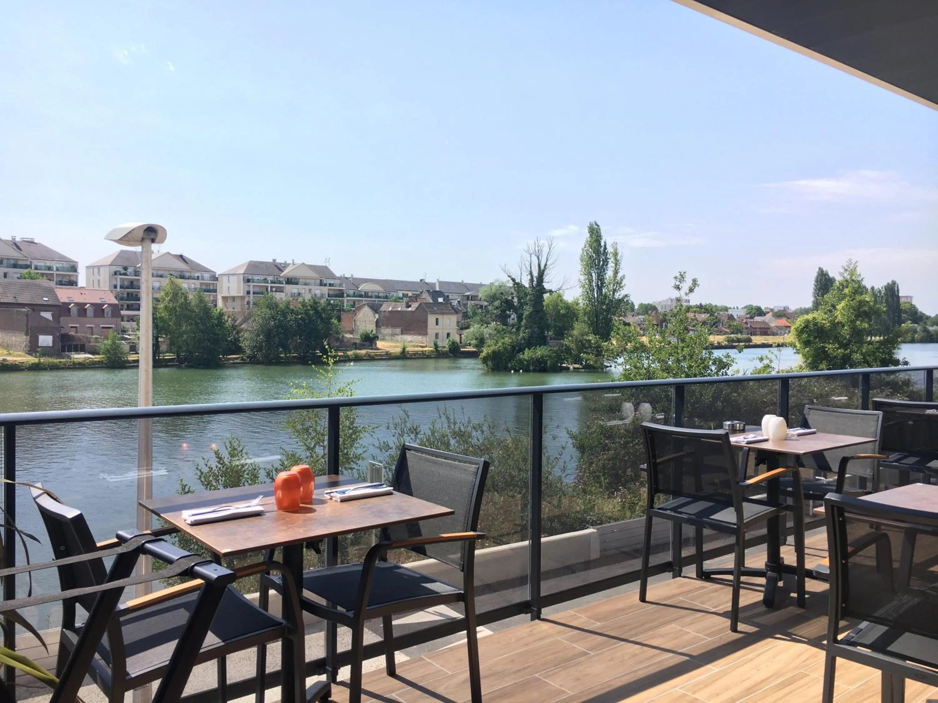 Restaurant/places to eat in Aiden by Best Western T'aim Hotel & SPA