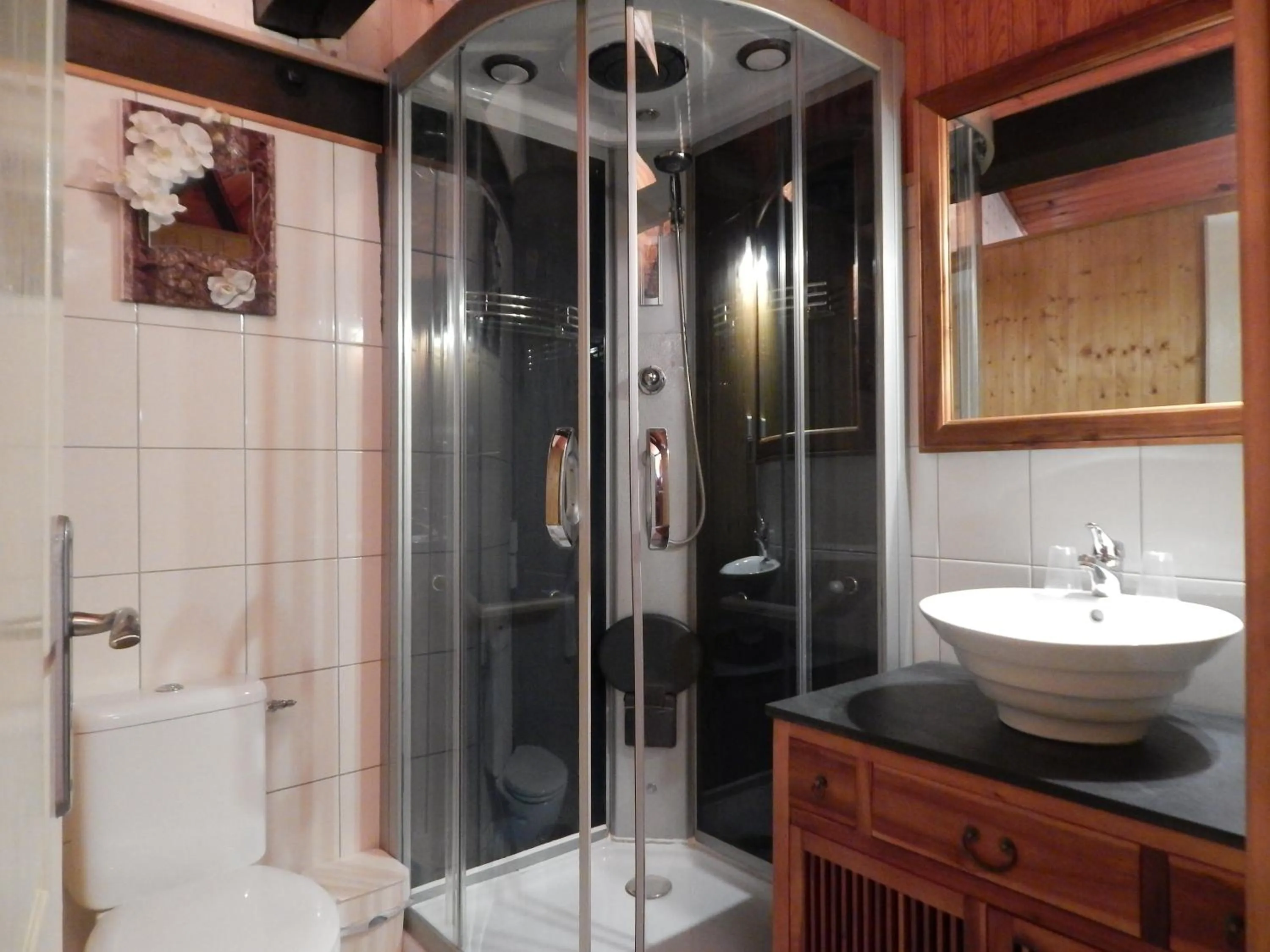 Bathroom in Pyrenées Emotions, Eco-responsables, Nature, Sports Aventures
