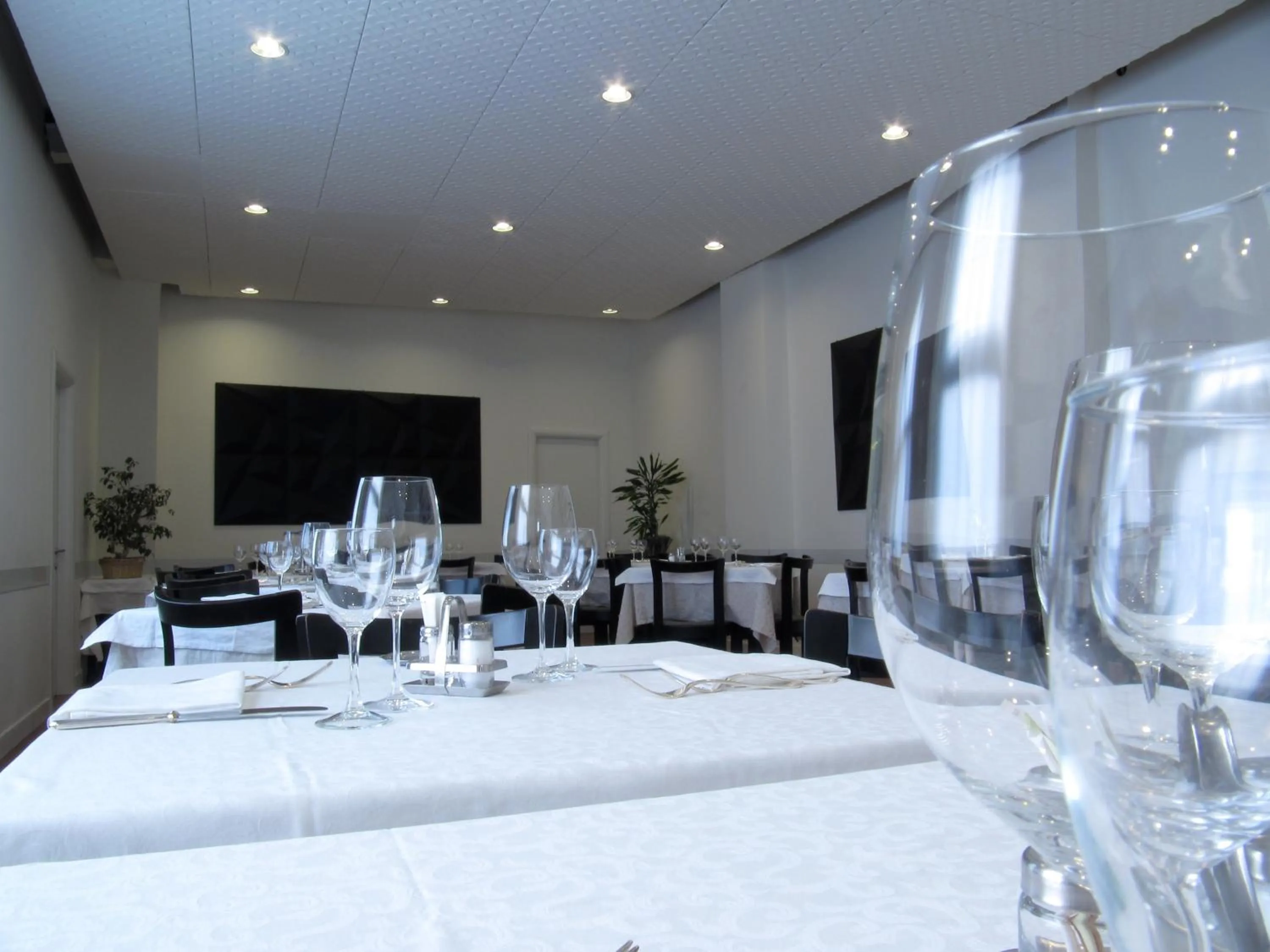 Restaurant/places to eat in Albergo Sole