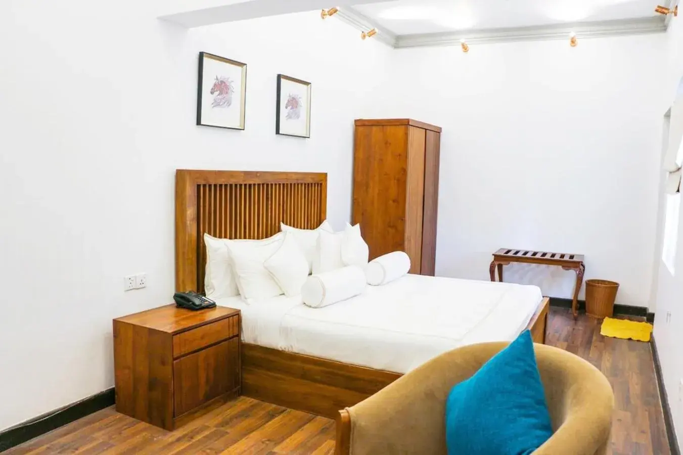 Deluxe King Room in The Clovelly Bungalow Deluxe King Room in The Clovelly Bungalow