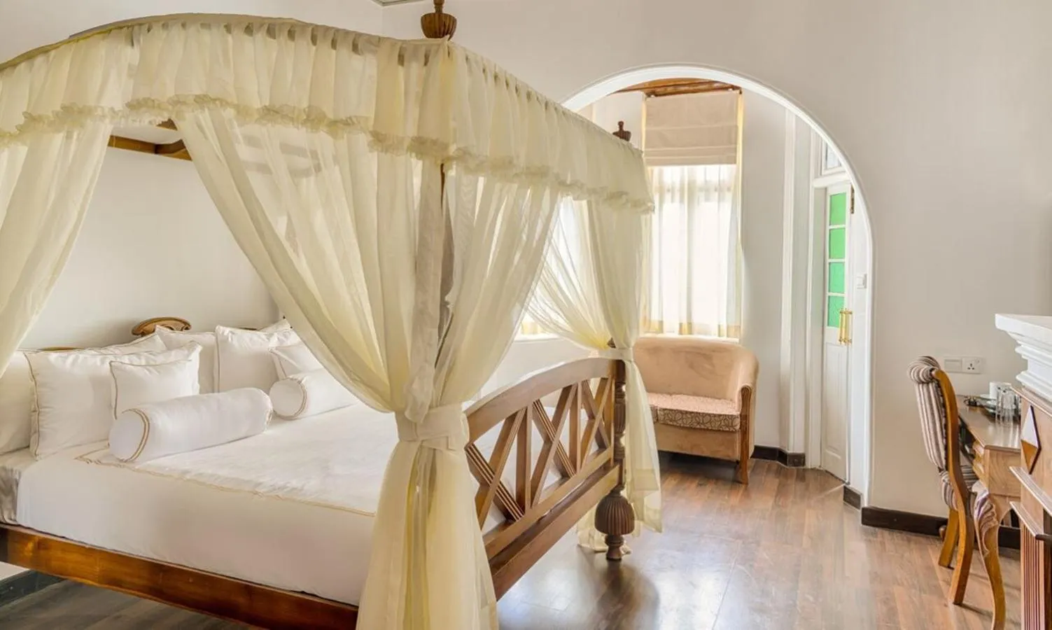 Bed in The Clovelly Bungalow