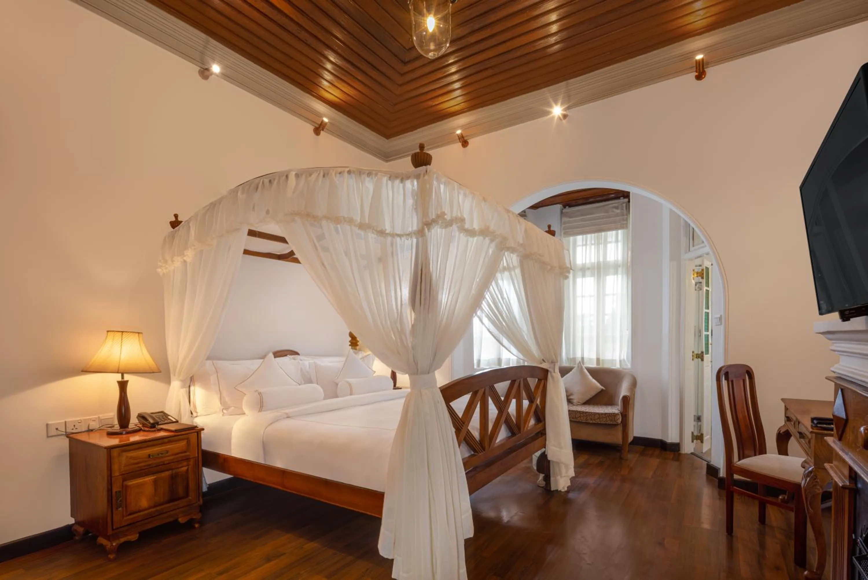 Bed in The Clovelly Bungalow