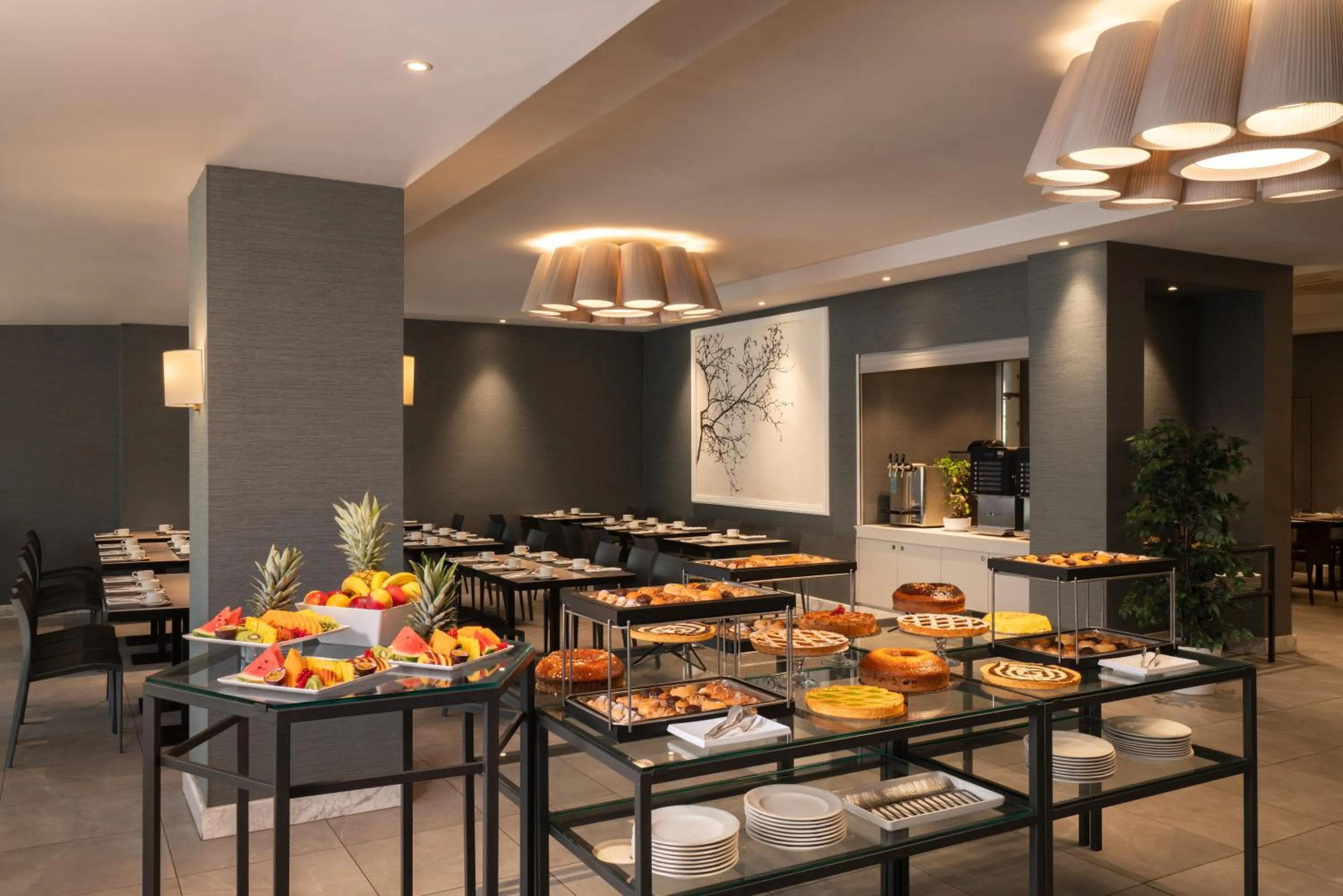 Restaurant/places to eat in Hotel American Palace Eur