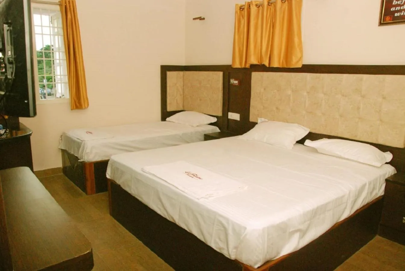 bunk bed, Bed in Le Emerald Residency