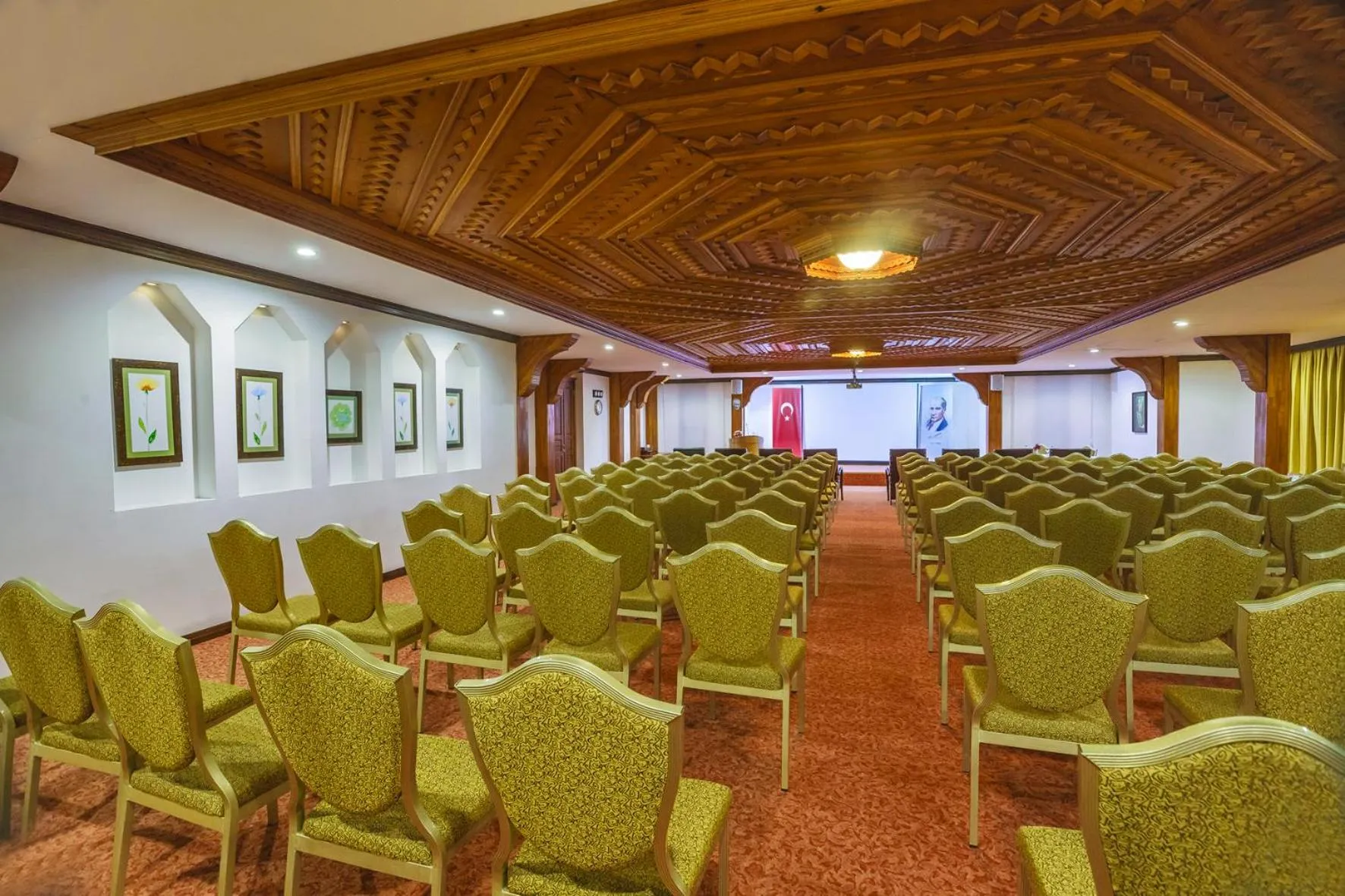 Meeting/conference room in Yucelen Hotel