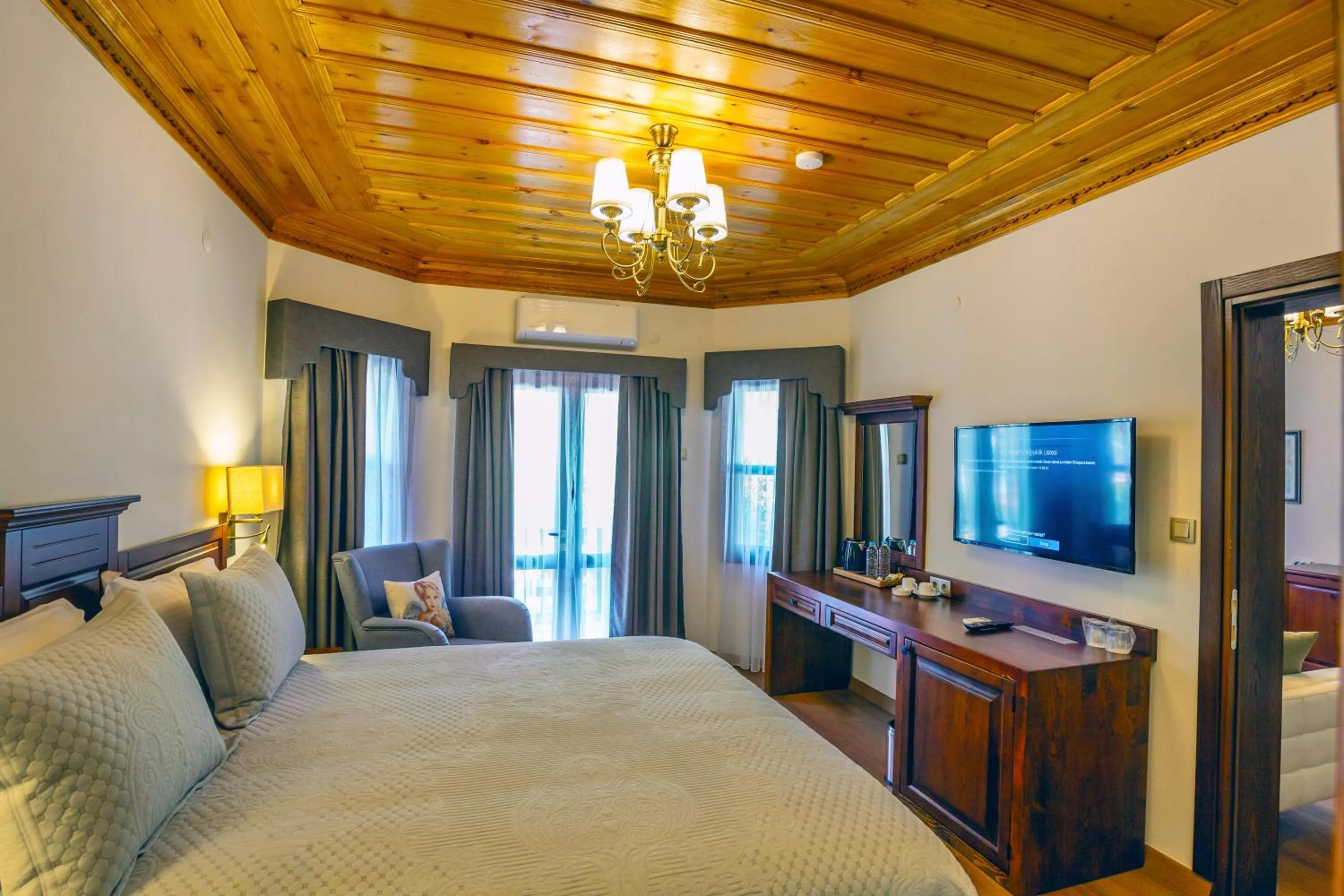 Bedroom in Yucelen Hotel