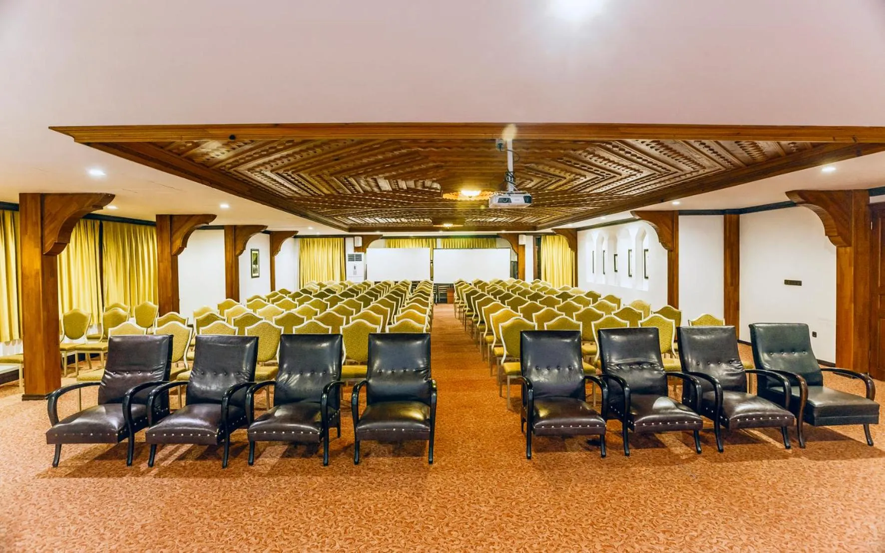 Meeting/conference room in Yucelen Hotel