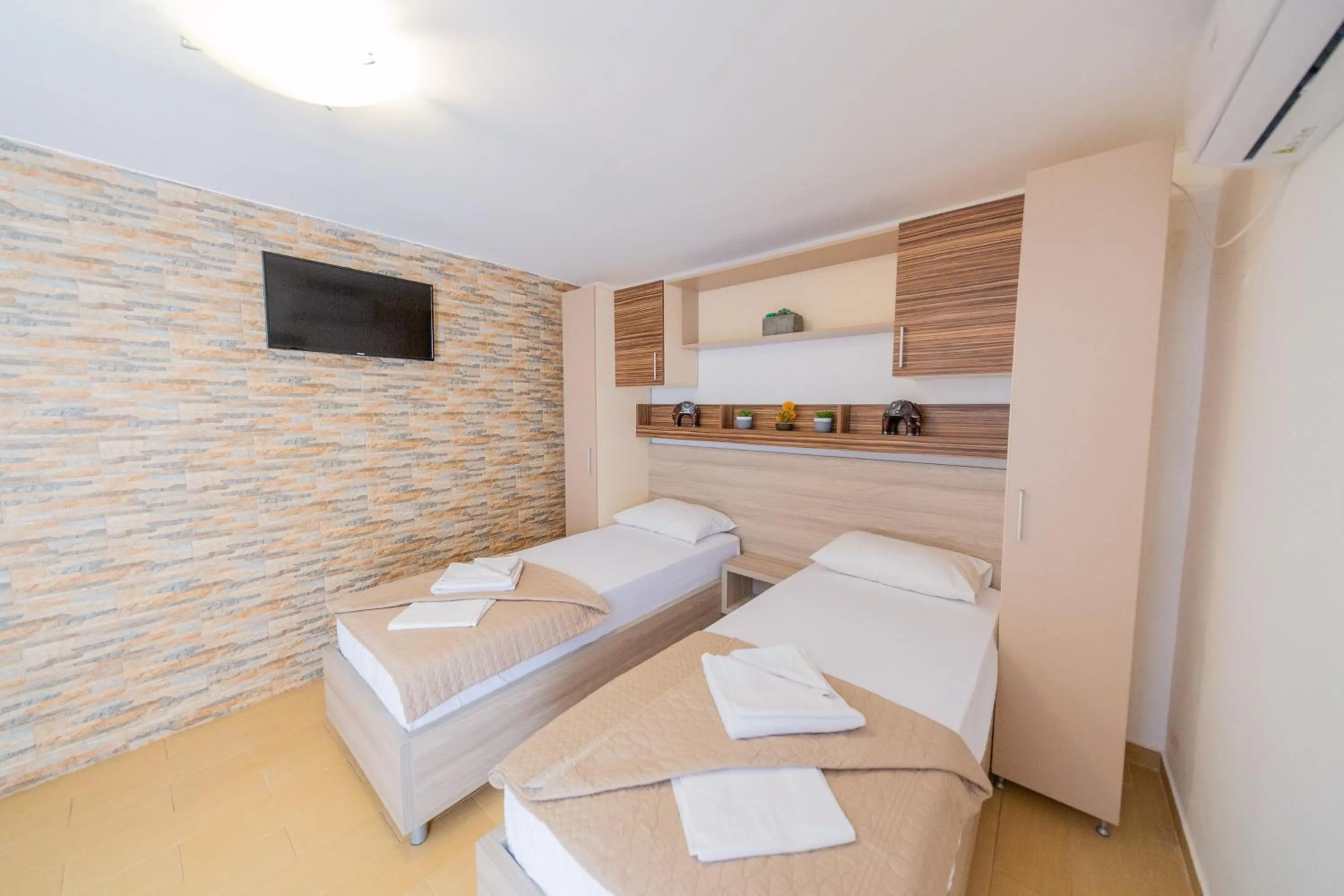 Bed in Azzuro apartments Budva