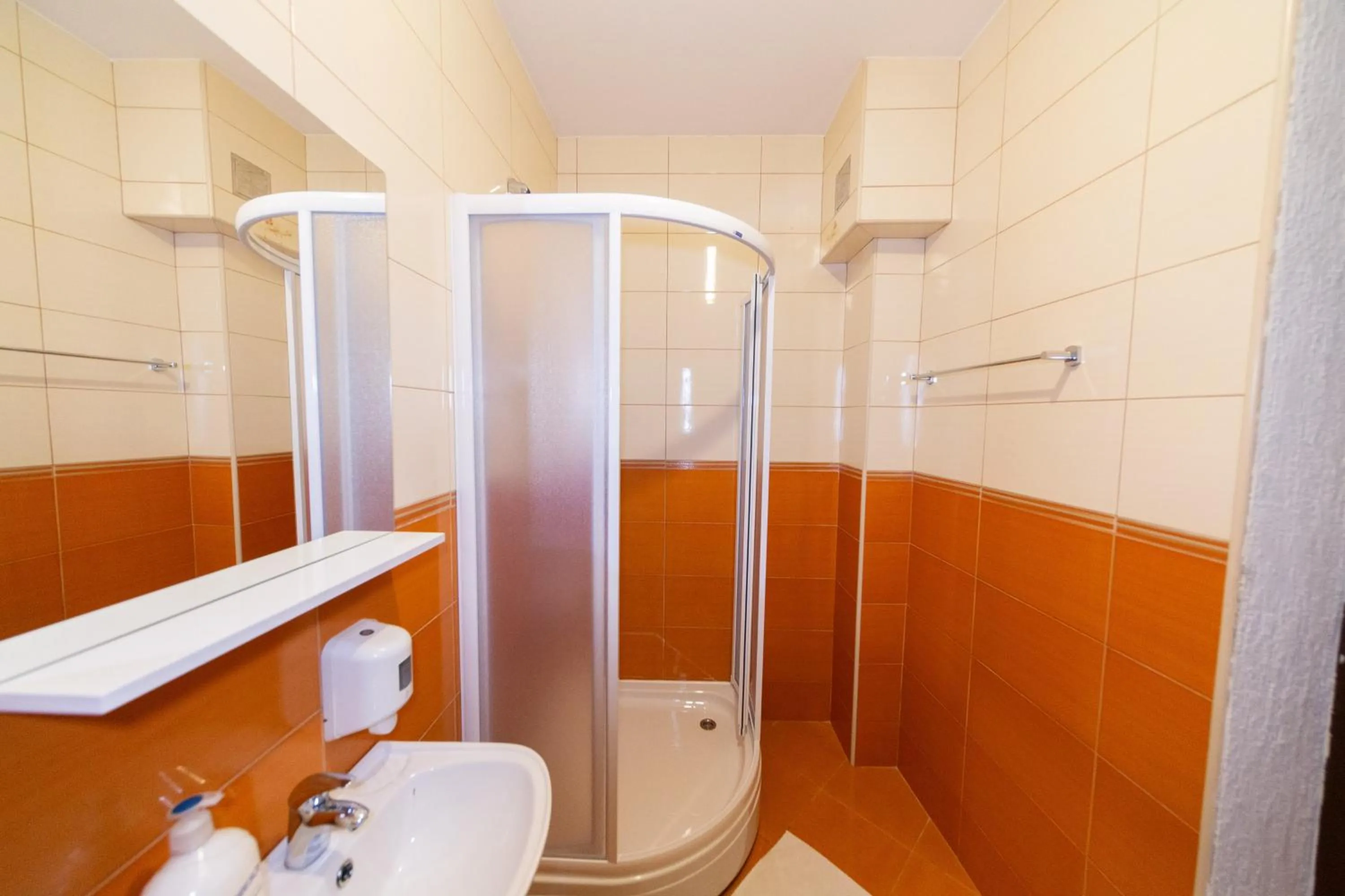 Bathroom in Azzuro apartments Budva