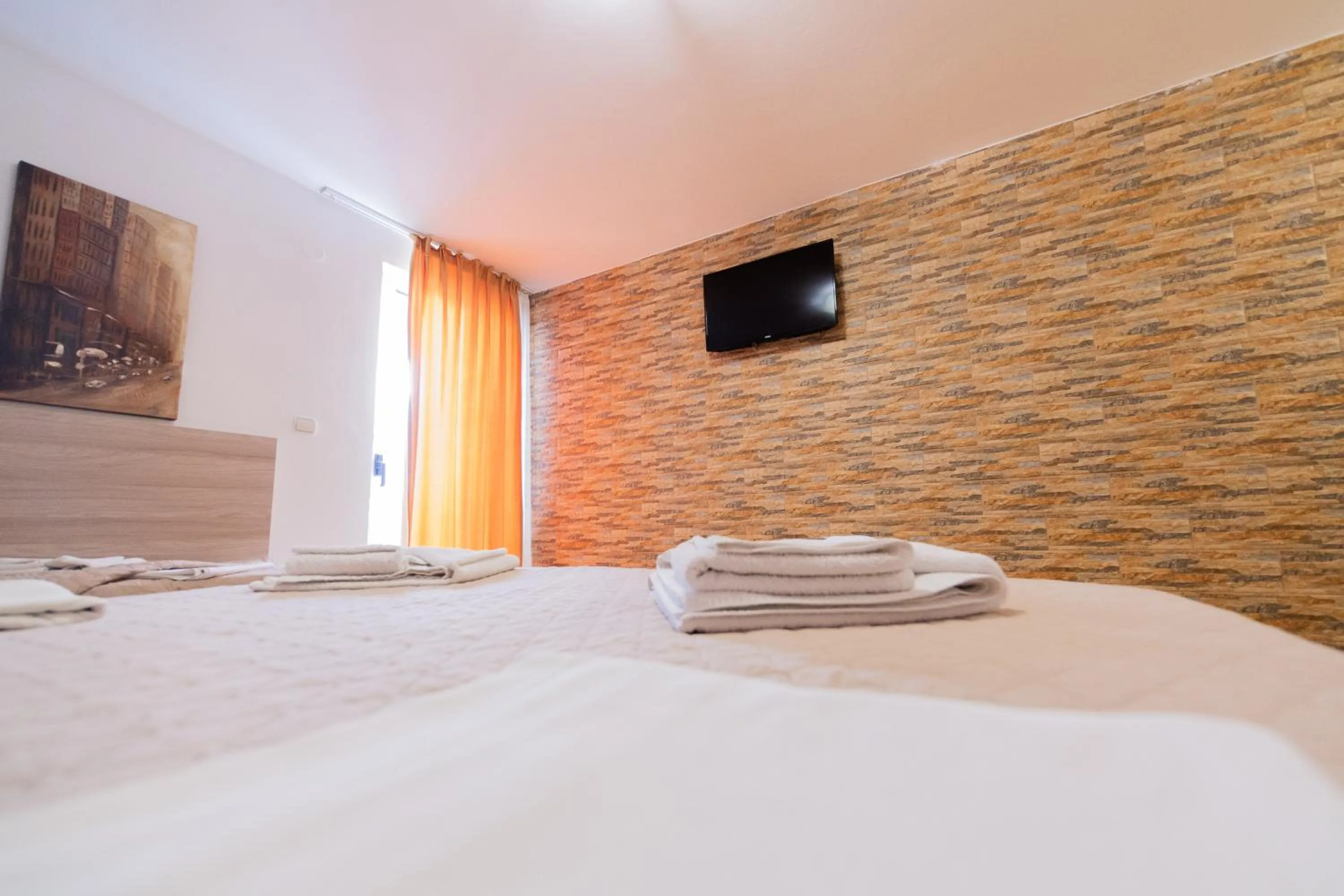 Text overlay, Bed in Azzuro apartments Budva