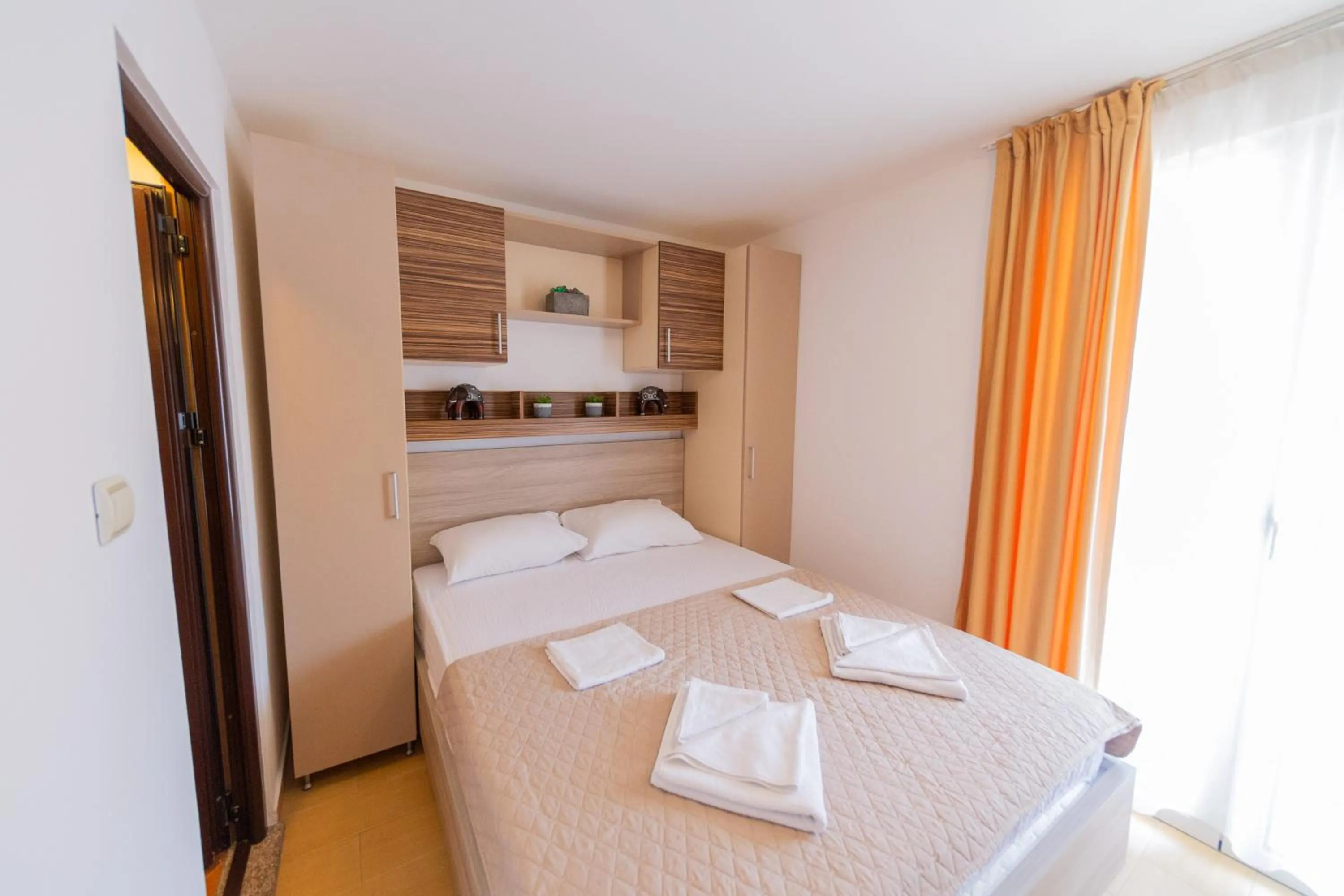 Bed in Azzuro apartments Budva