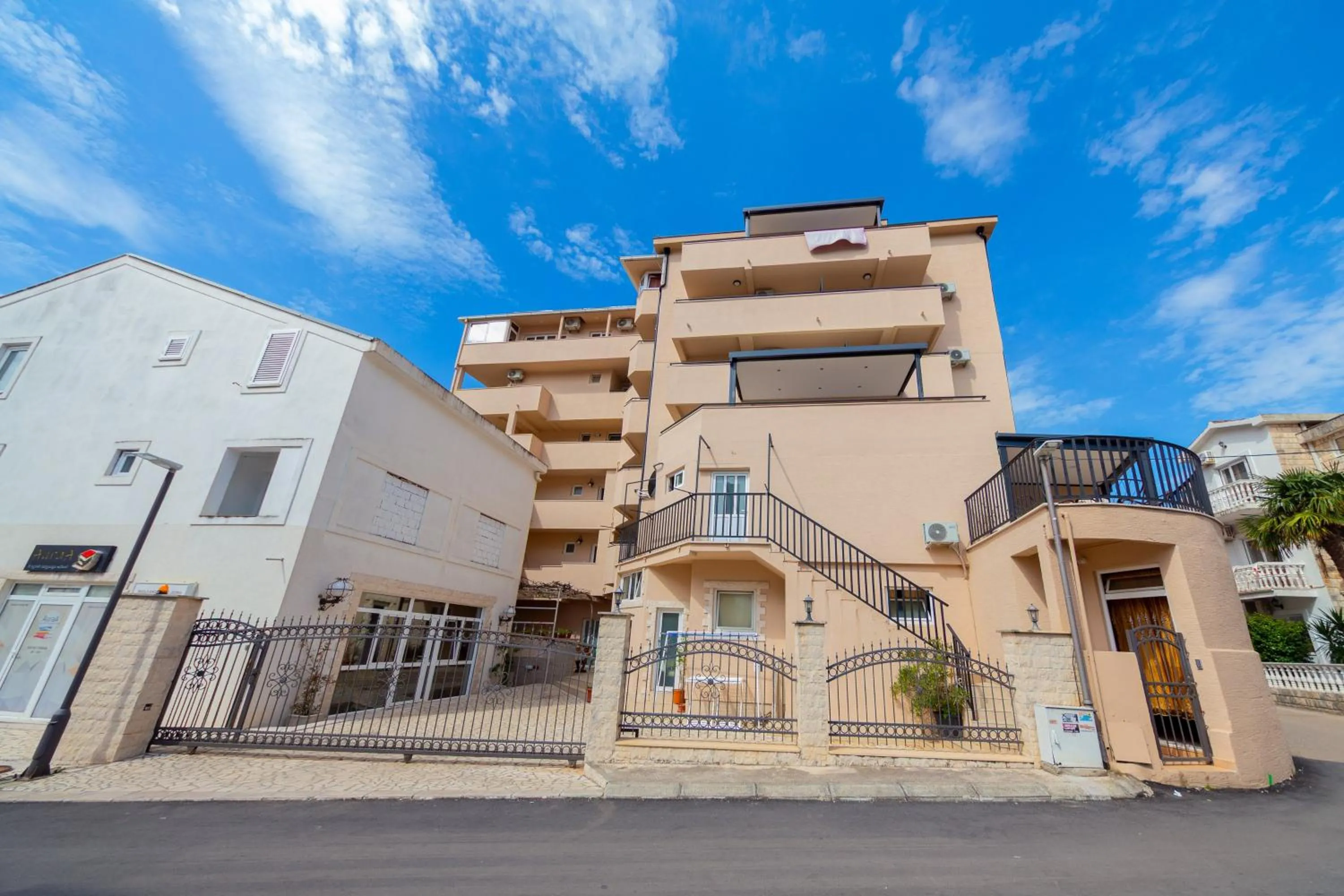 Property building in Azzuro apartments Budva