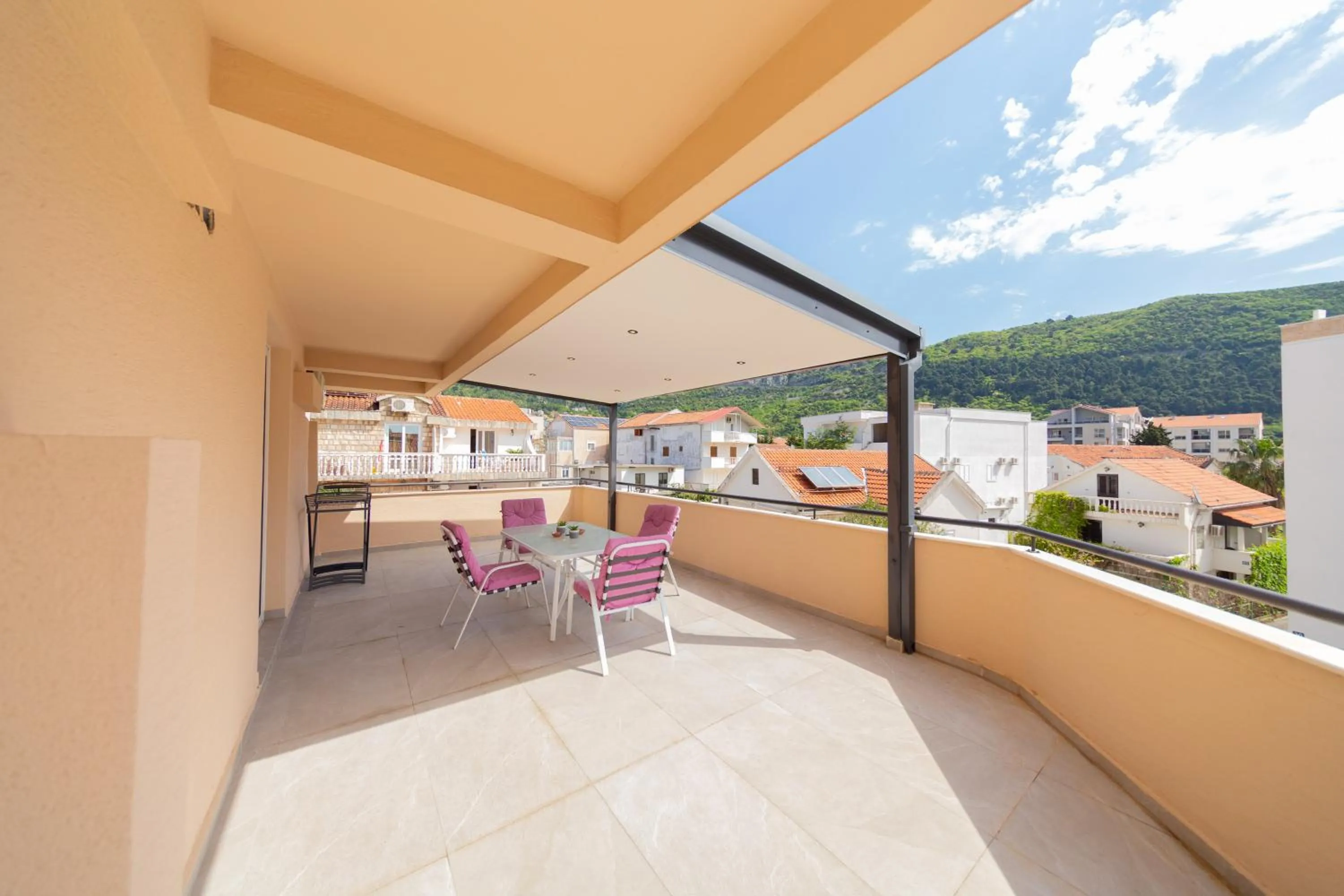 Balcony/Terrace in Azzuro apartments Budva