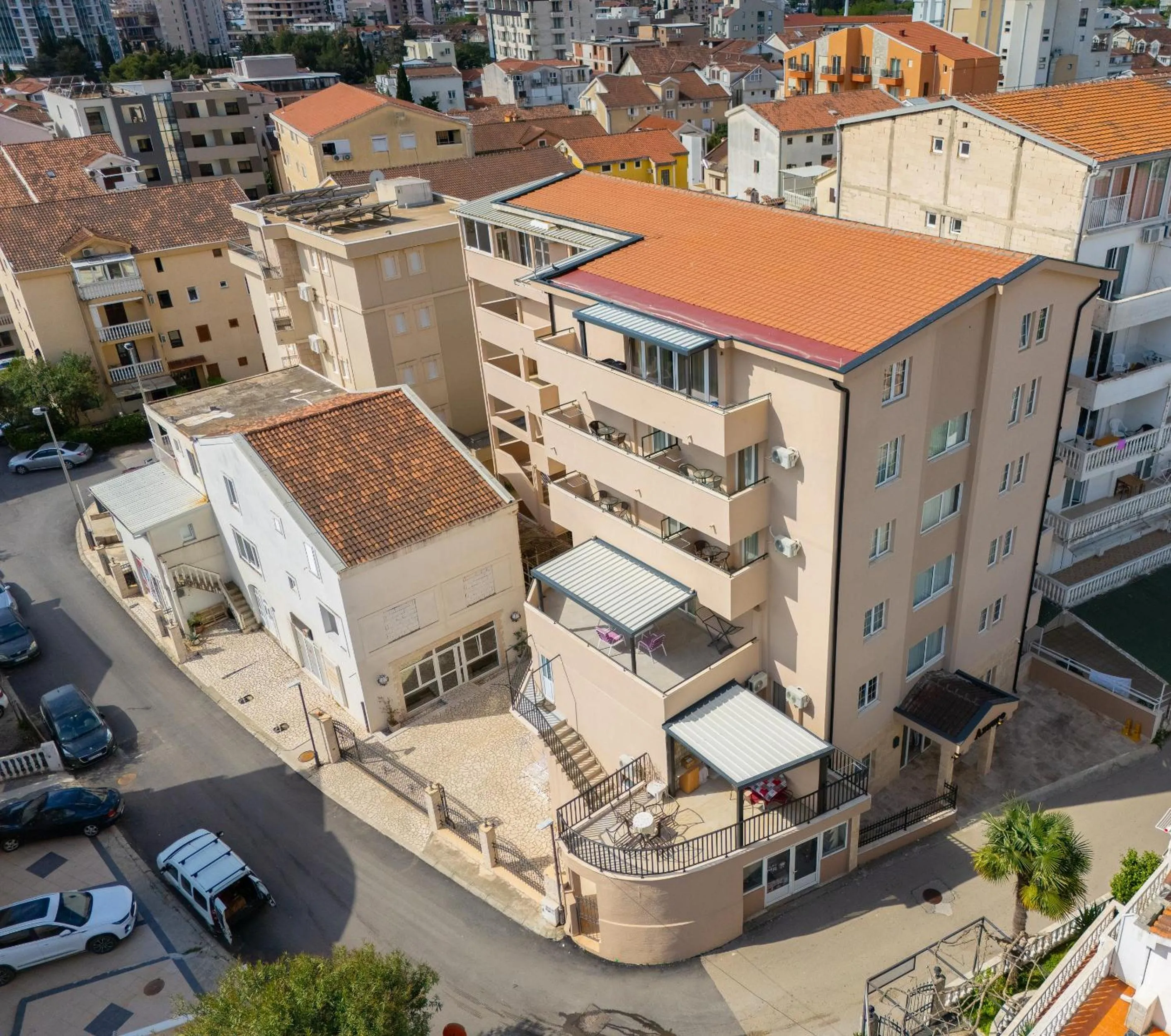 Property building in Azzuro apartments Budva