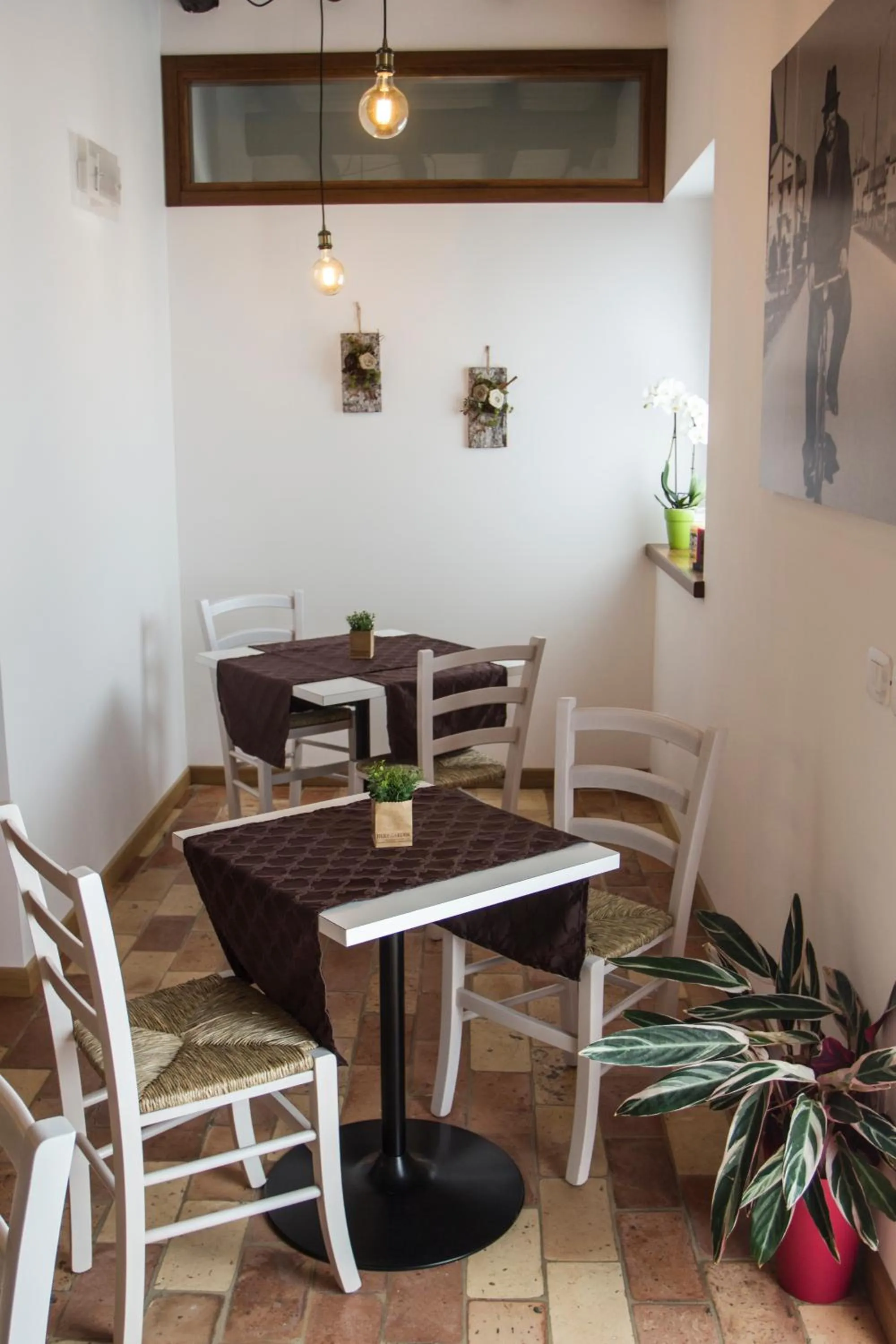 Restaurant/places to eat in Al Sa di Te