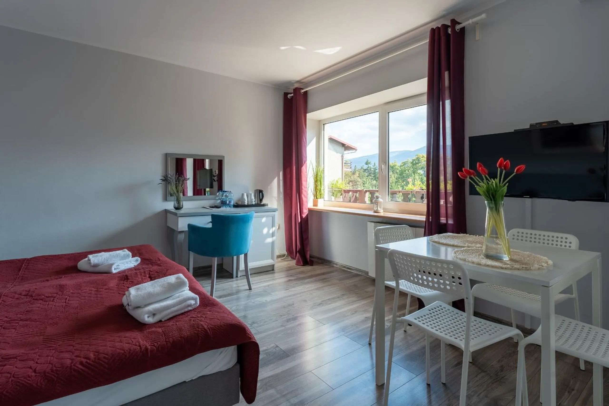 Photo of the whole room, Bed in Willa Sonata - Apartamenty & Balia - Szklarska Poręba