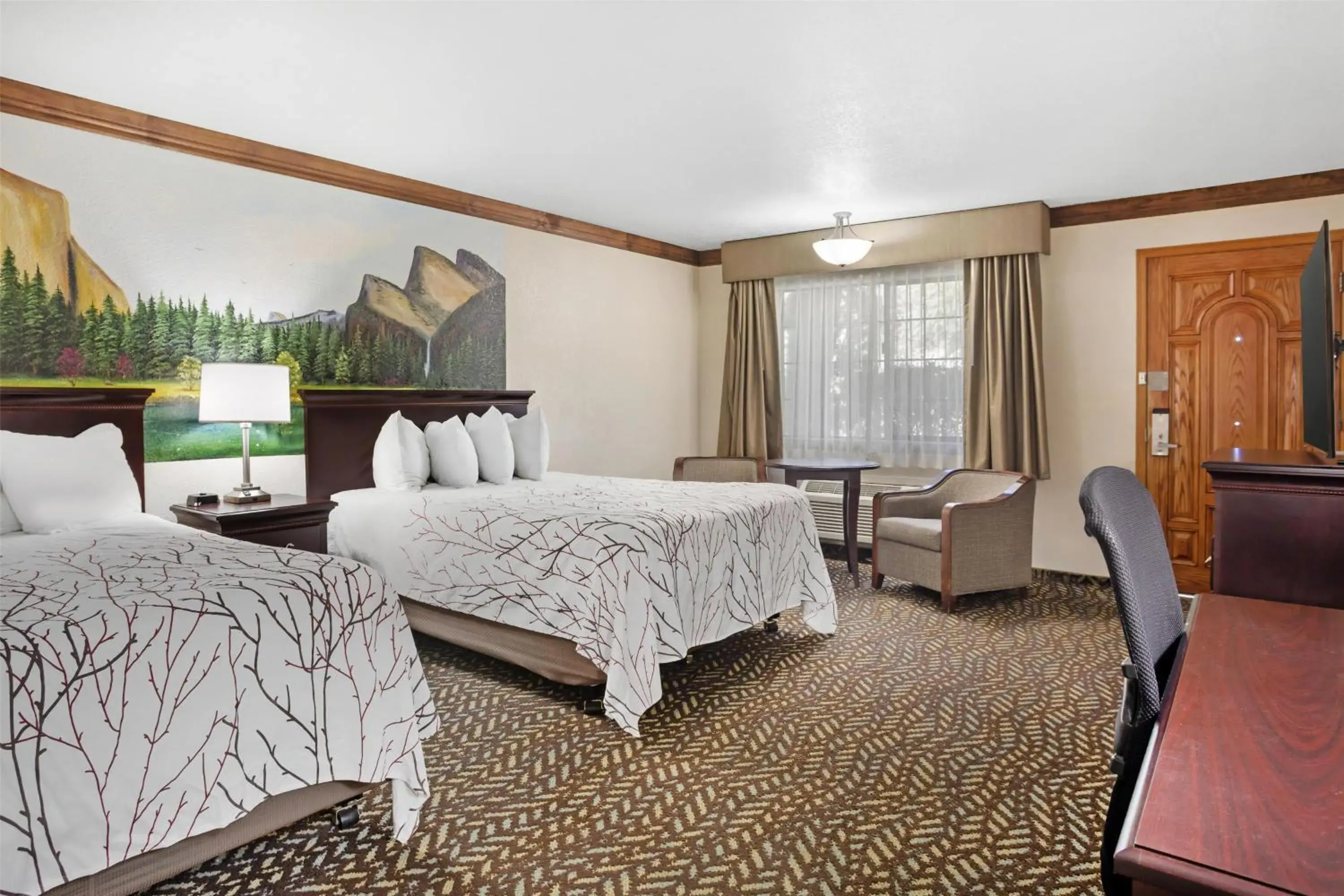 Queen Room with Two Queen Beds and Roll In Shower - Disability Access in Best Western Plus Yosemite Gateway Inn Queen Room with Two Queen Beds and Roll In Shower - Disability Access in Best Western Plus Yosemite Gateway Inn