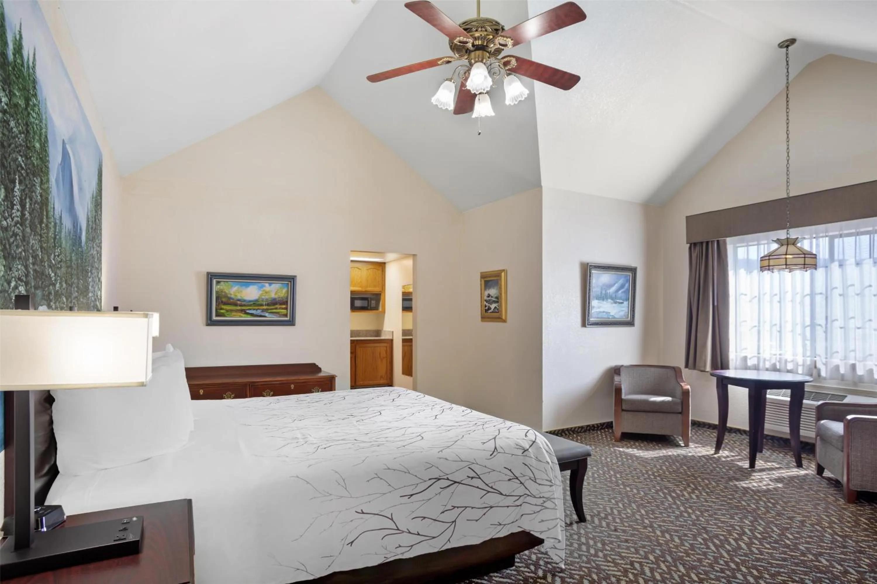 Bedroom, Bed in Best Western Plus Yosemite Gateway Inn