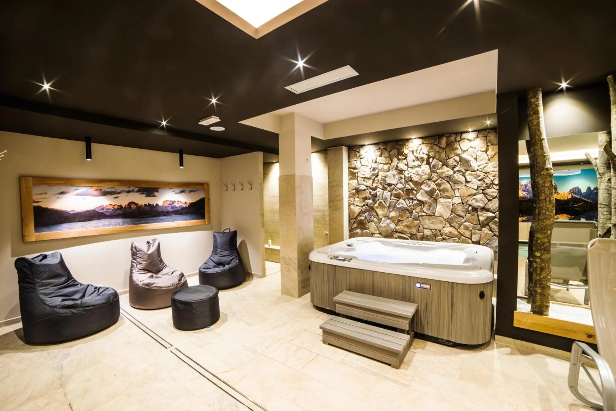 Hot Tub in Hotel Cime D'Oro