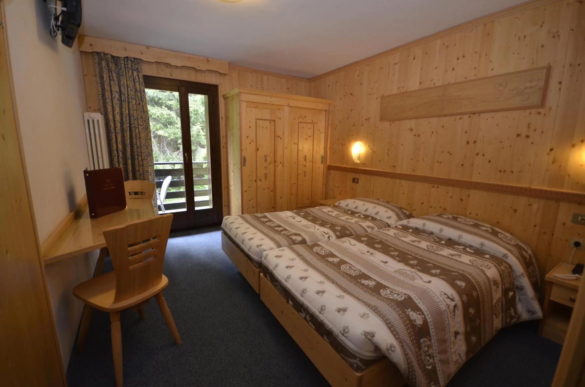 Bed in Hotel Cime D'Oro