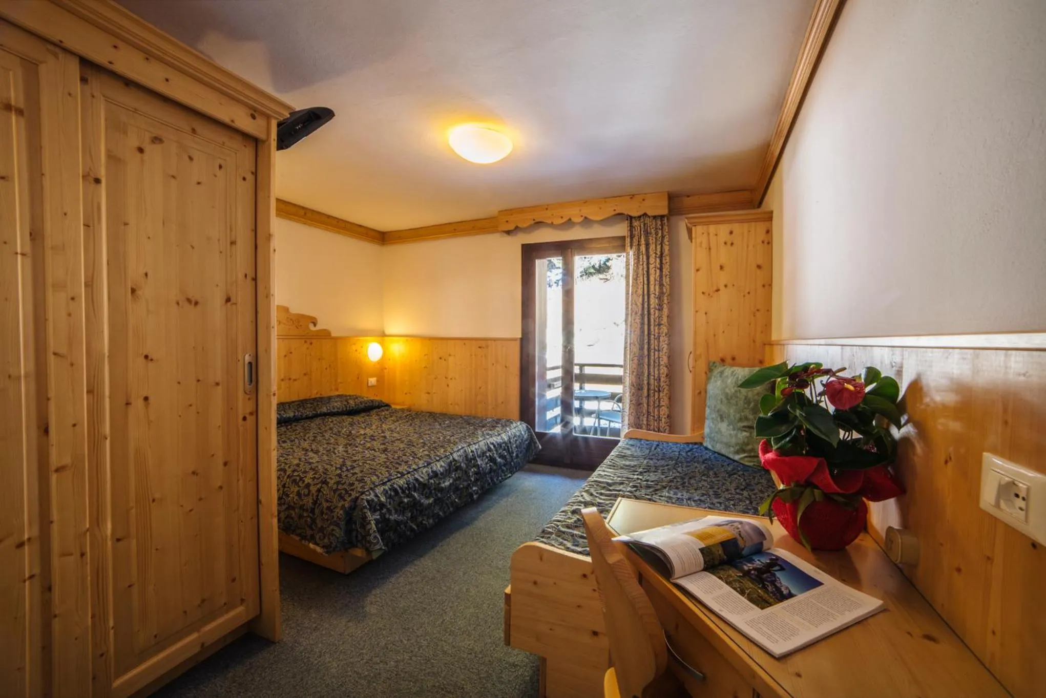 Photo of the whole room, Bed in Hotel Cime D'Oro