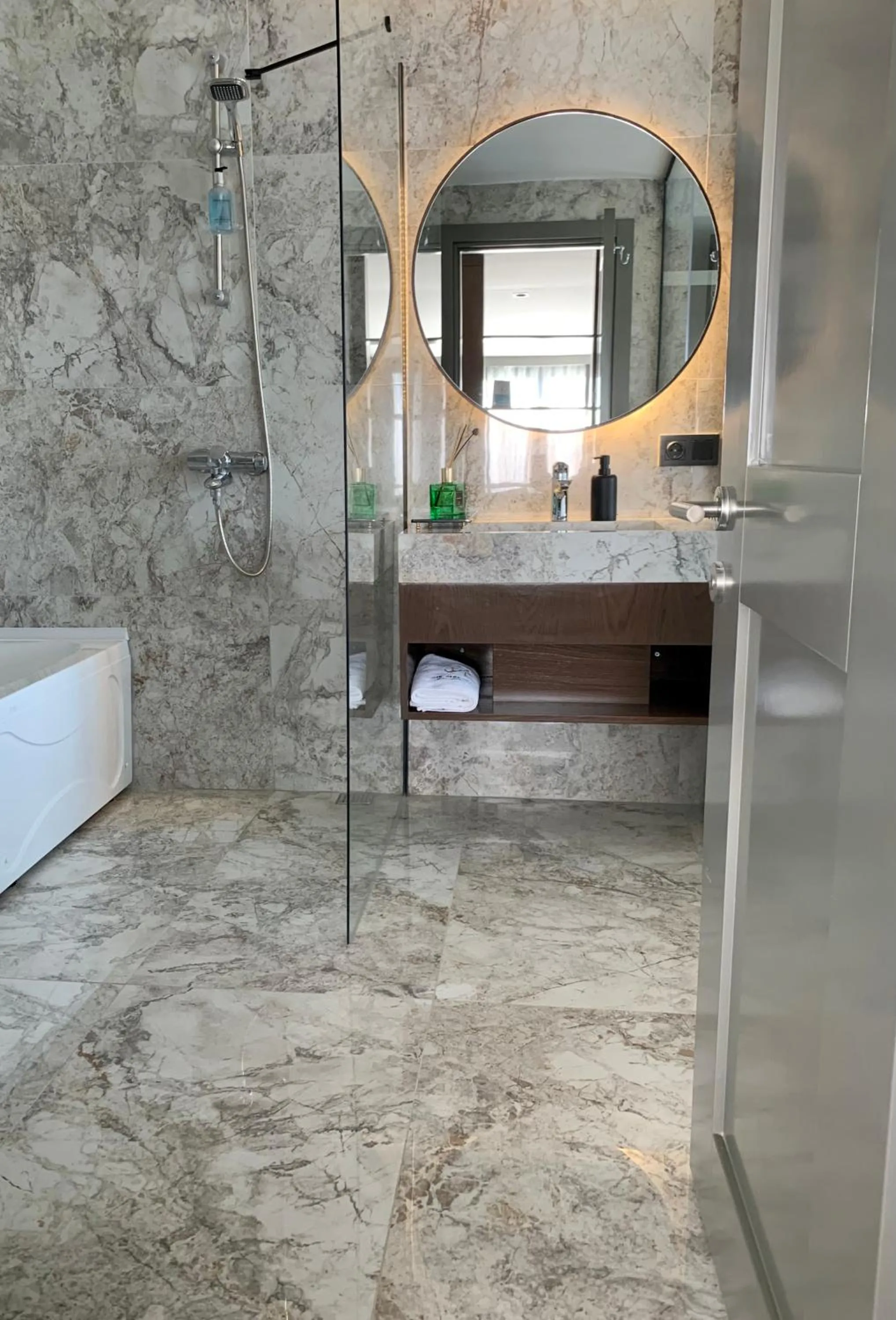 Shower in Istanbul Park Hotel