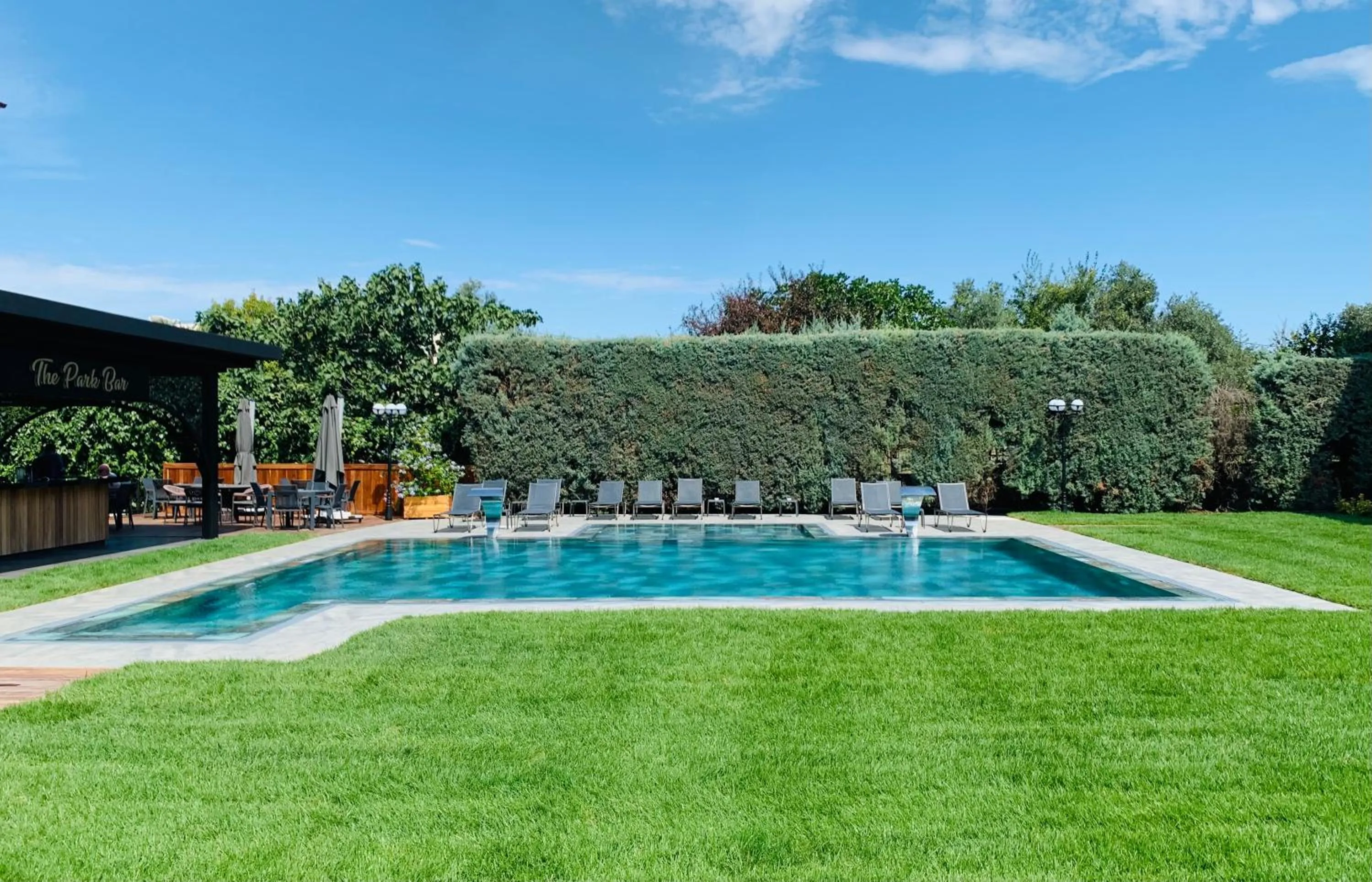 Garden in Istanbul Park Hotel