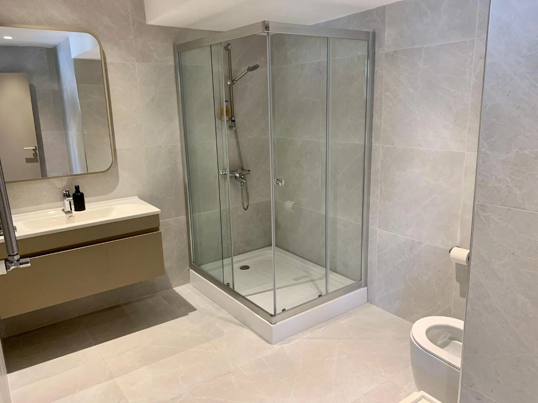 Shower in Istanbul Park Hotel