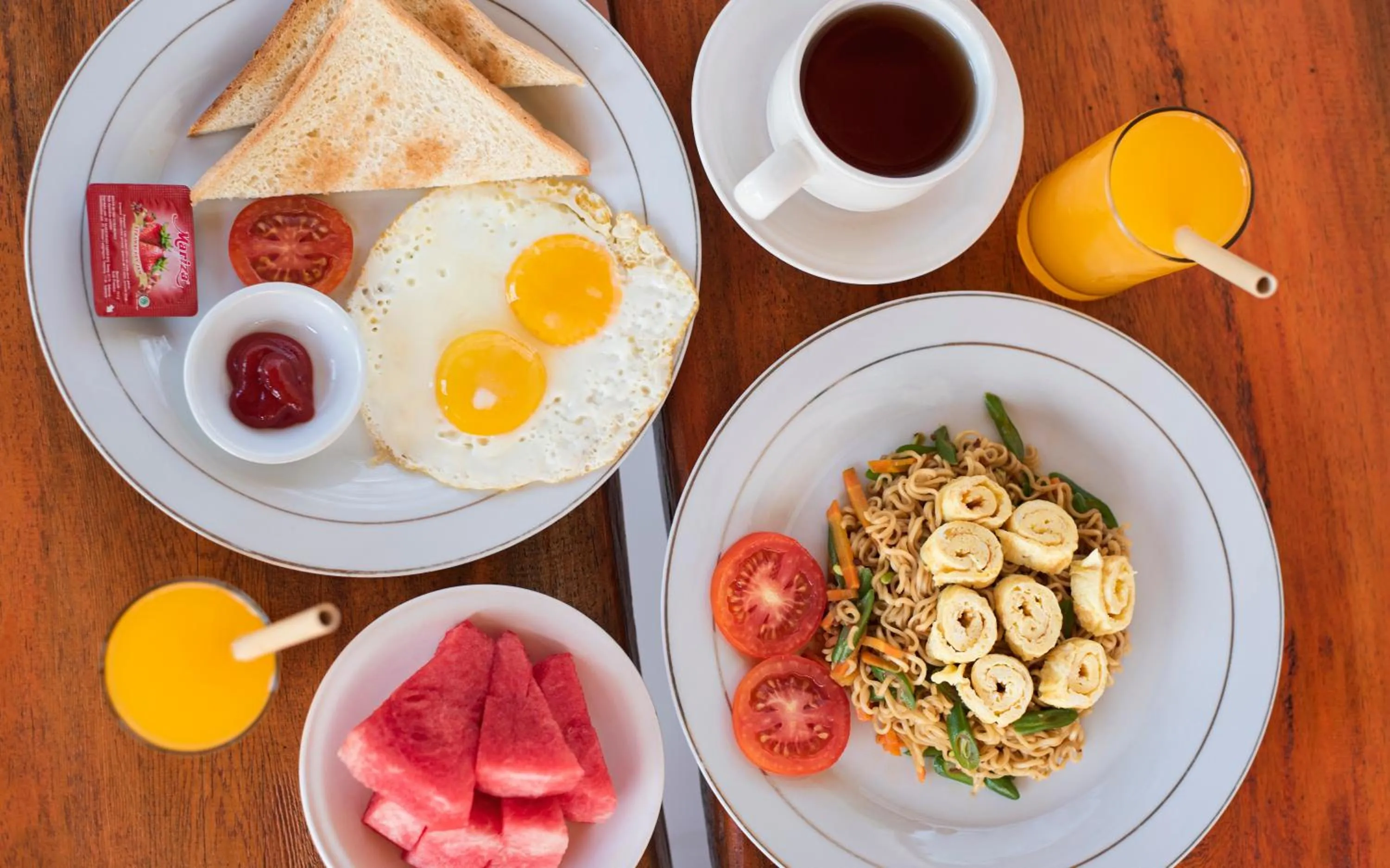 Food and drinks in Santhi Guna Bungalow