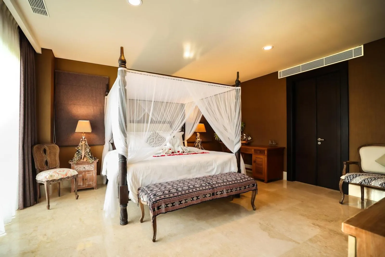Bed in Villa Deh Simba at Ayana With Private Pool