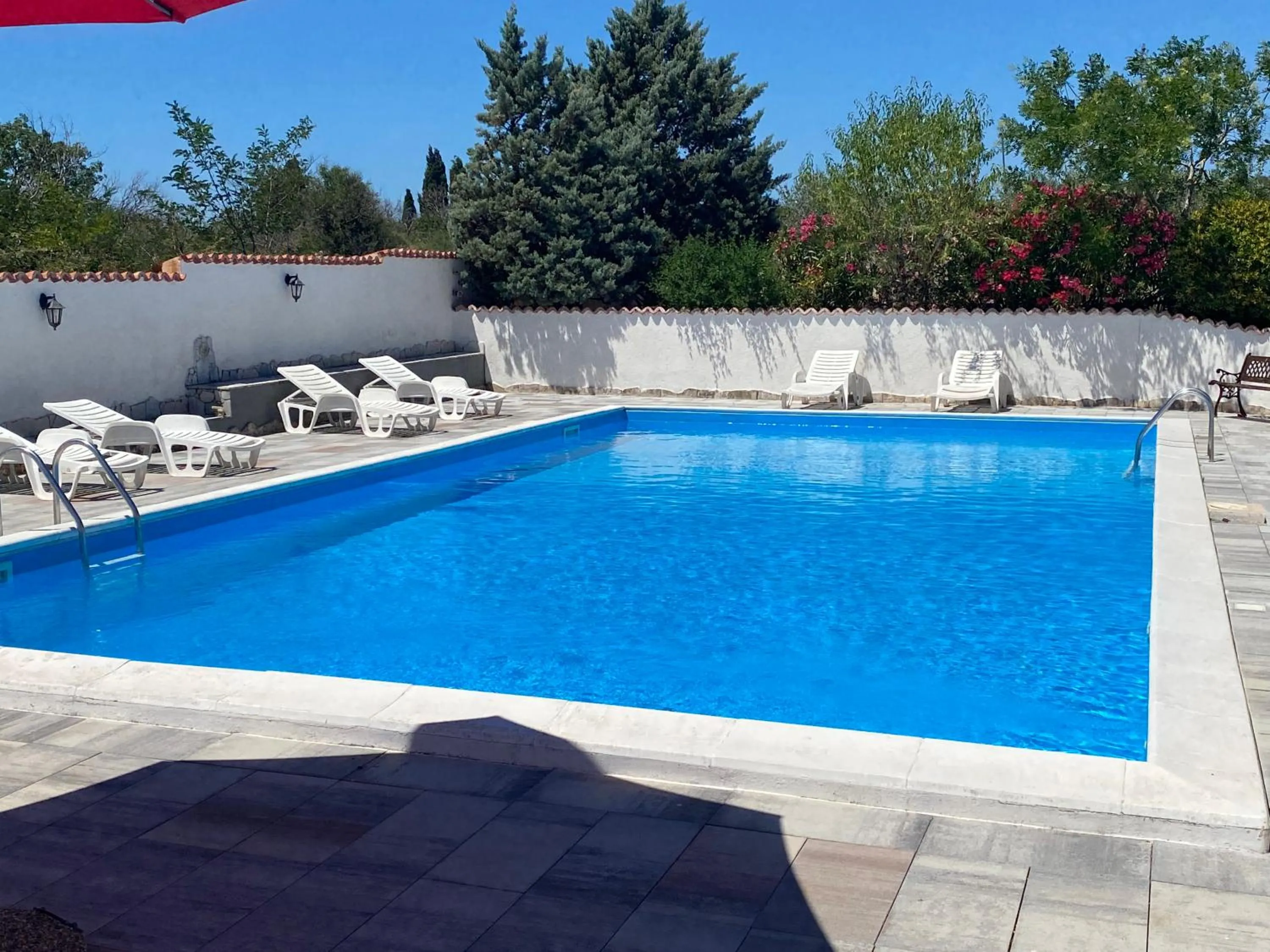 Swimming pool in Hotel Aurora