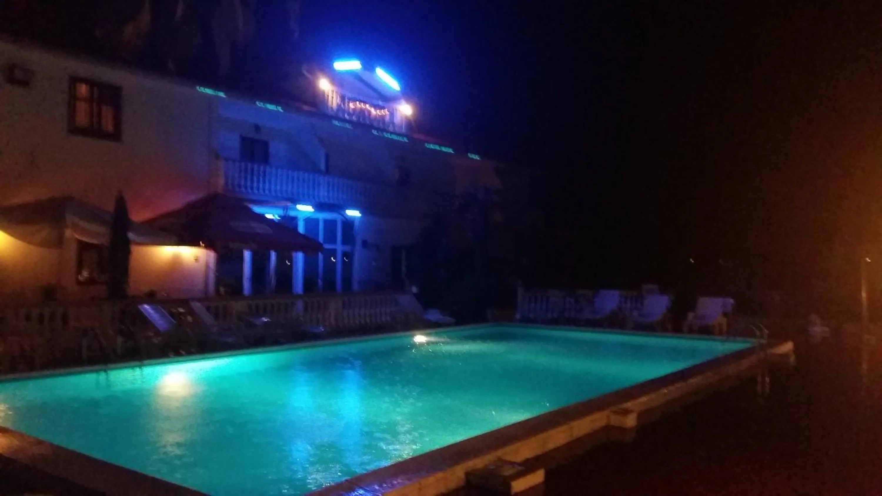 Swimming pool in Hotel Aurora