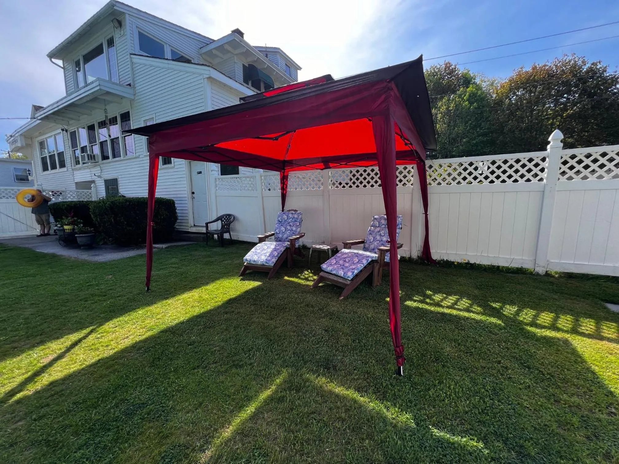 Swimming pool in Claddagh Motel & Suites