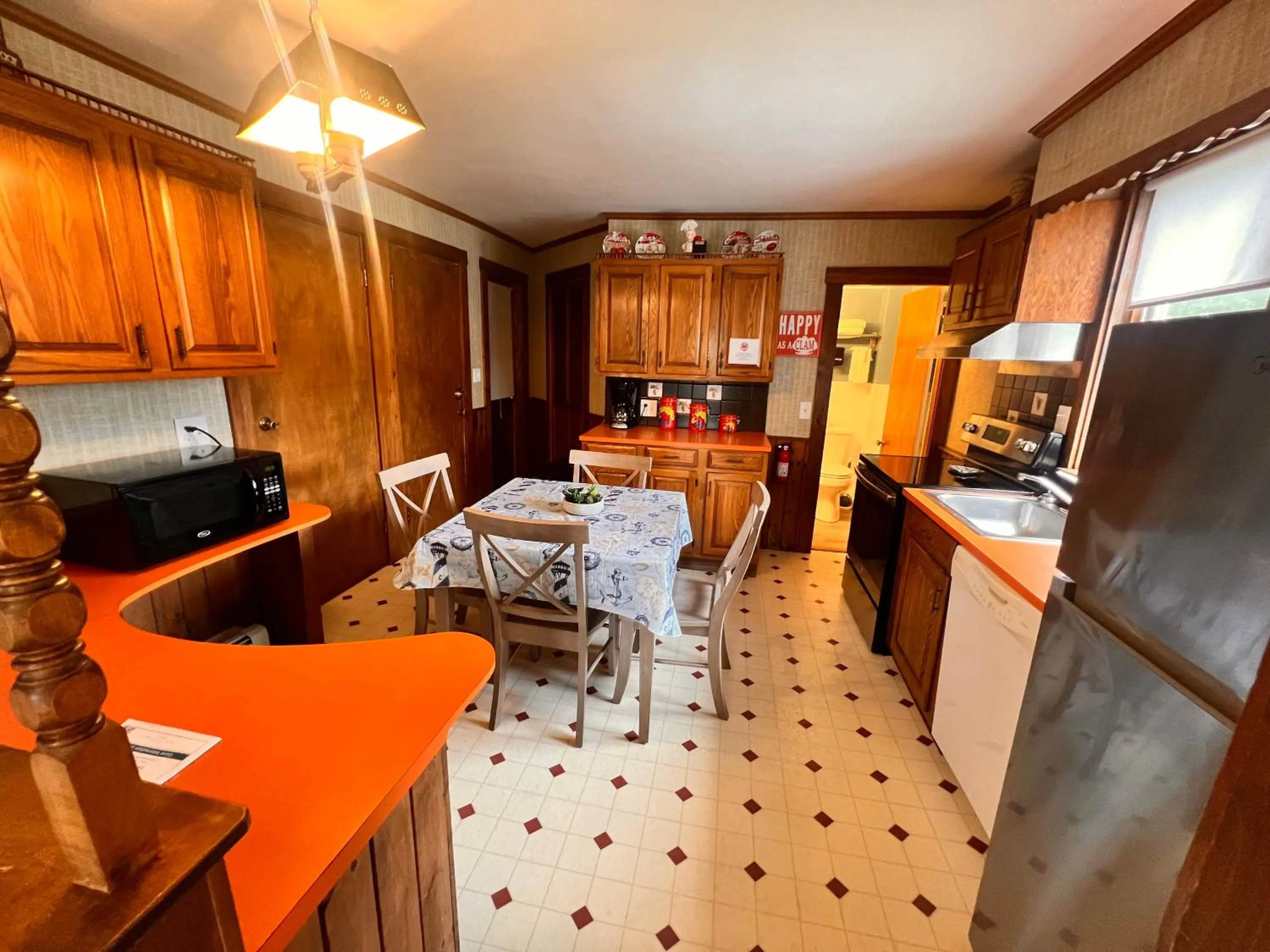 kitchen in Claddagh Motel & Suites