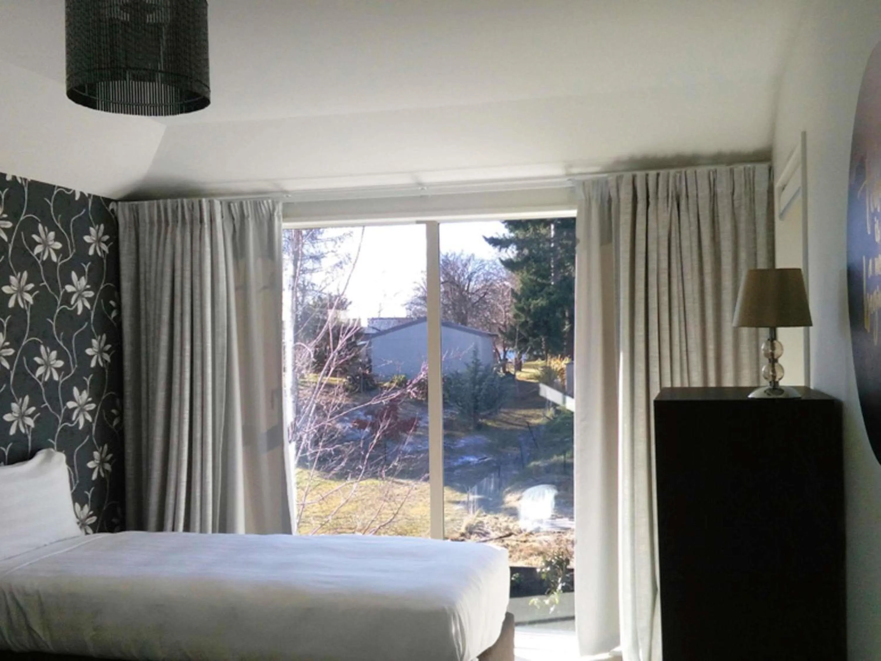 Bedroom, Bed in Mantra Lake Tekapo