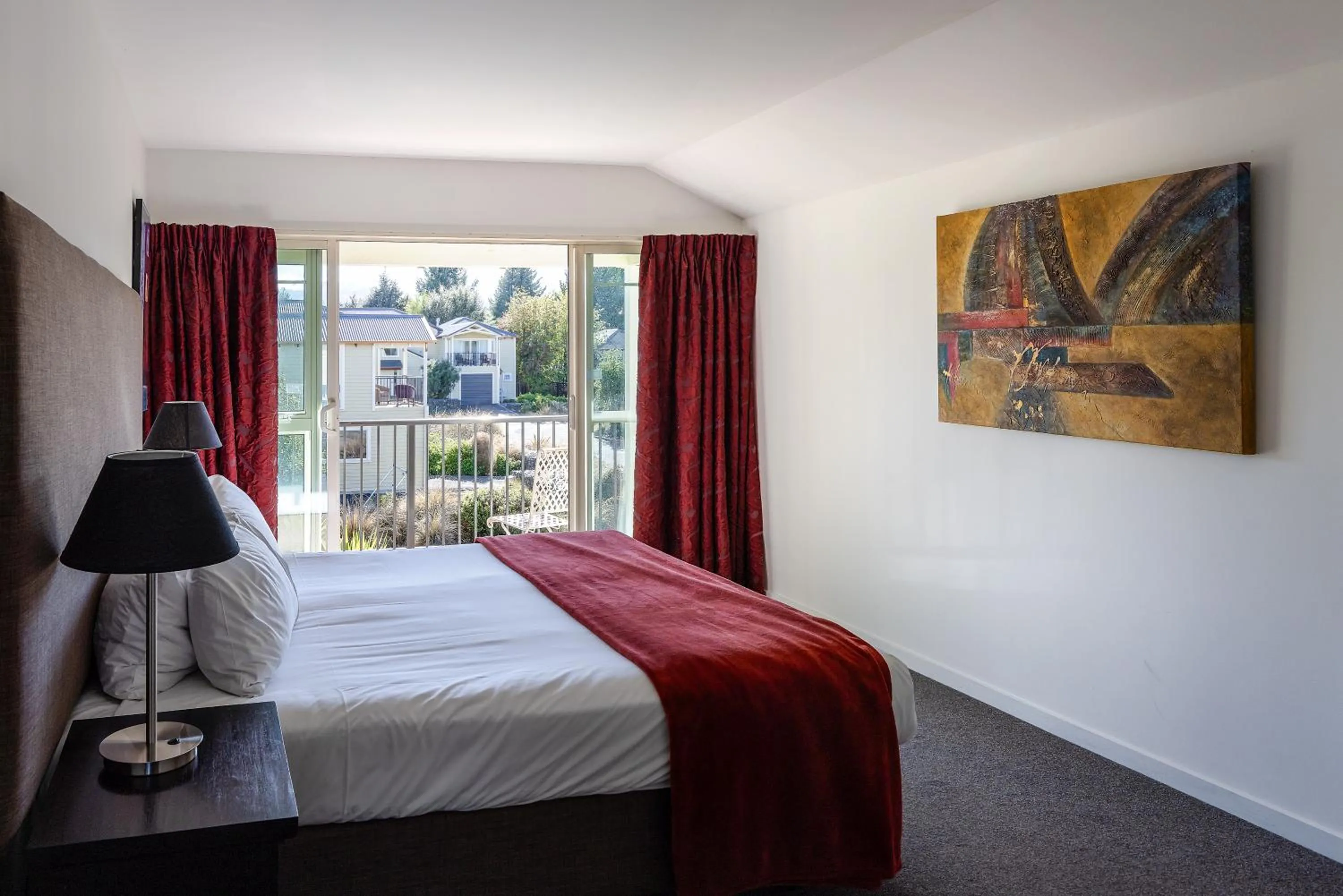Bedroom, Bed in Mantra Lake Tekapo