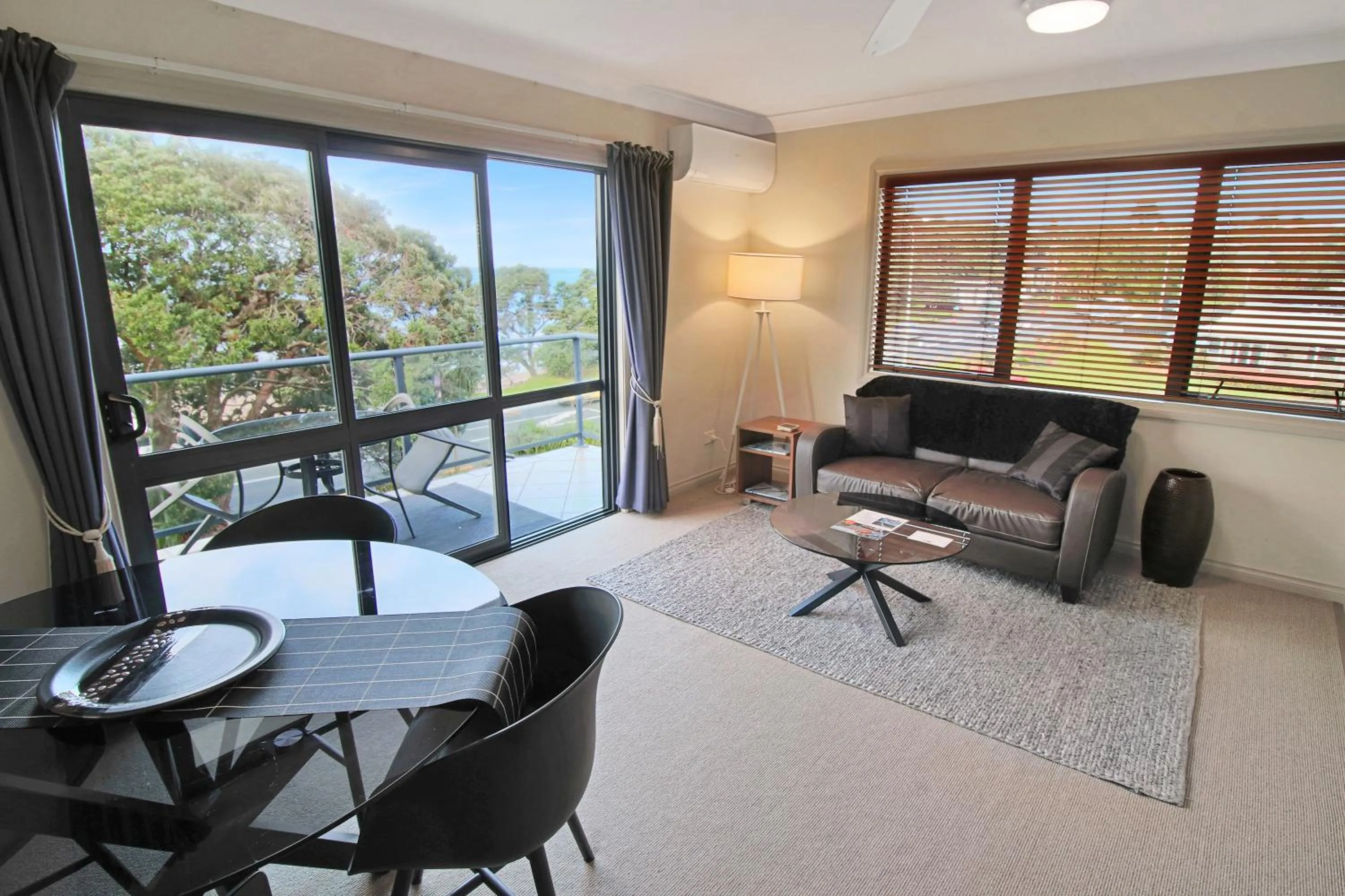 Balcony/Terrace in Whangaparaoa Lodge