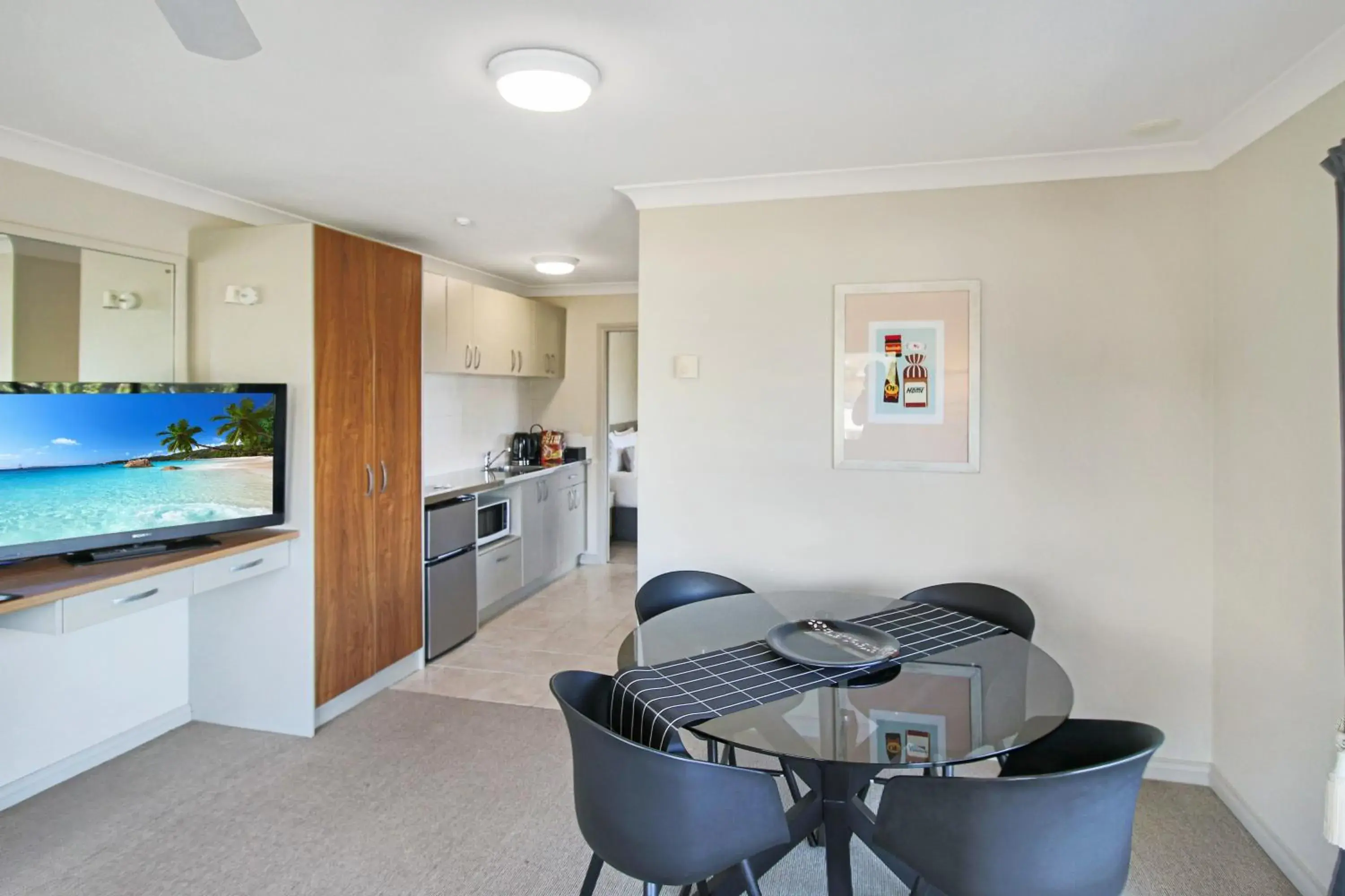 Executive One-Bedroom Suite with Spa Bath in Whangaparaoa Lodge Executive One-Bedroom Suite with Spa Bath in Whangaparaoa Lodge